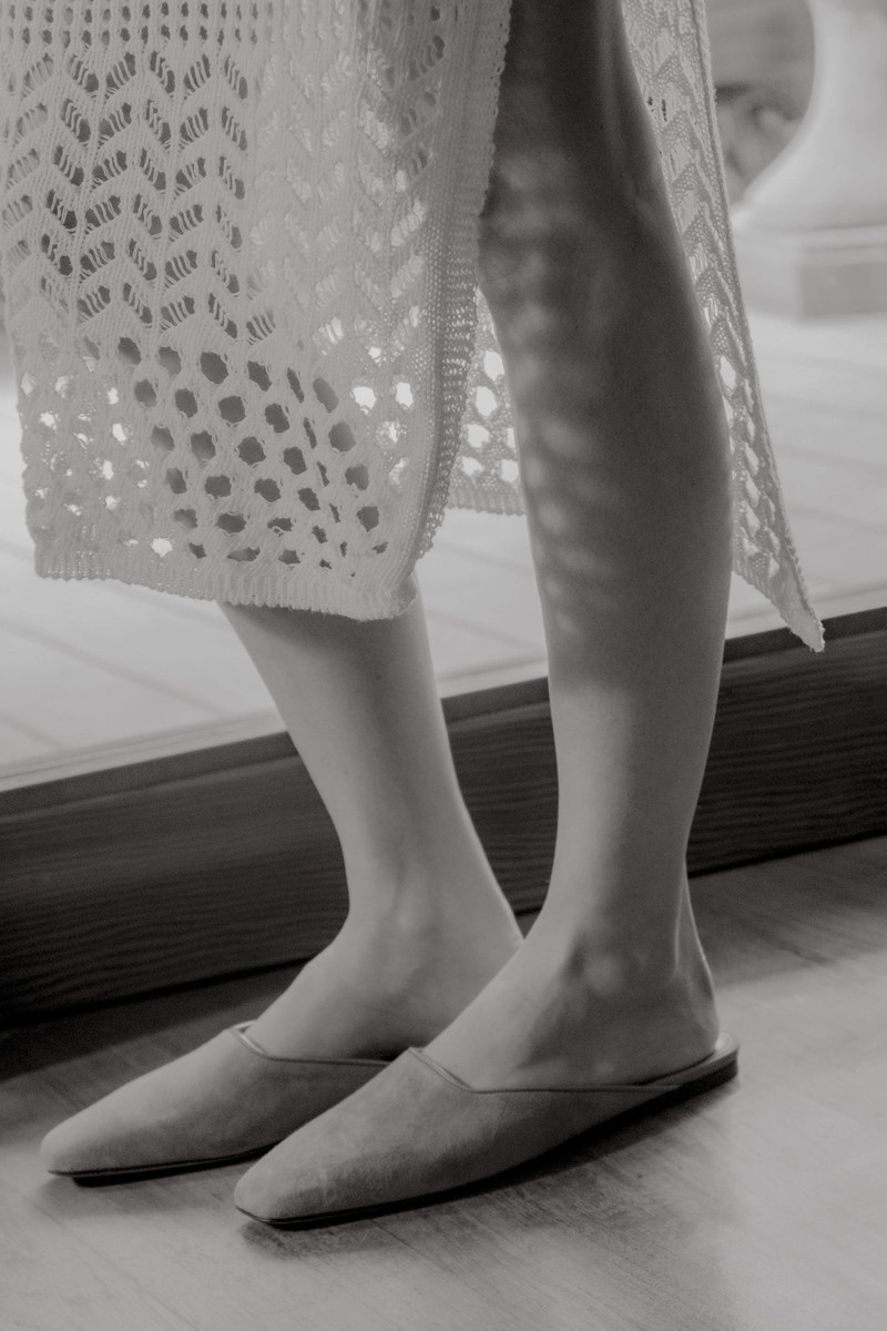 Emme Parsons FLAT MULE IN CARAMEL SUEDE outlook