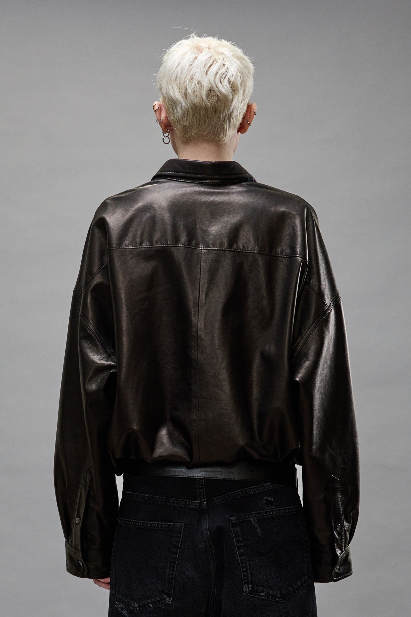 CROSSOVER LEATHER BUBBLE SHIRT - BLACK - 4