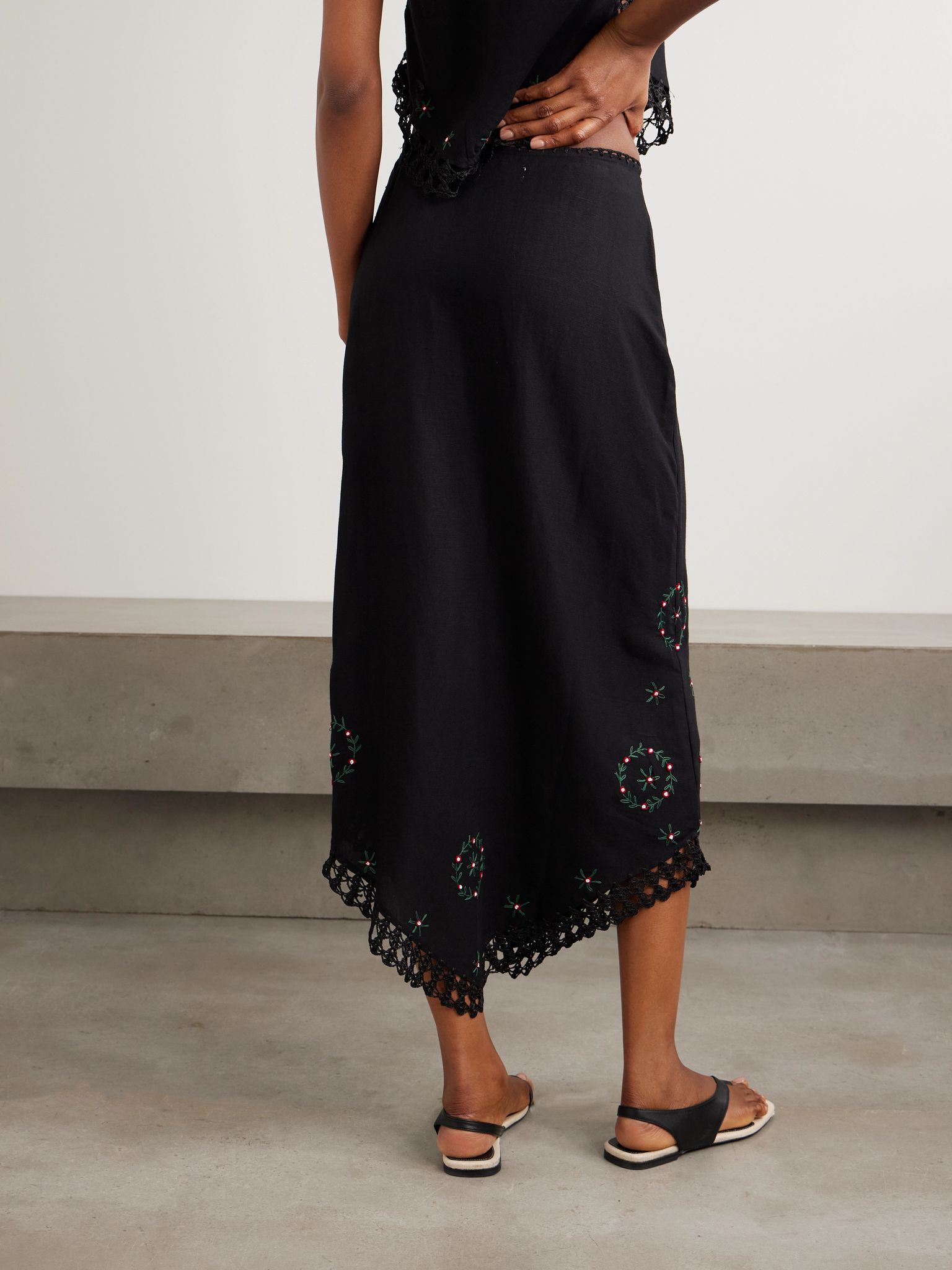 Imola crochet-trimmed embroidered linen-blend midi skirt Black - 3