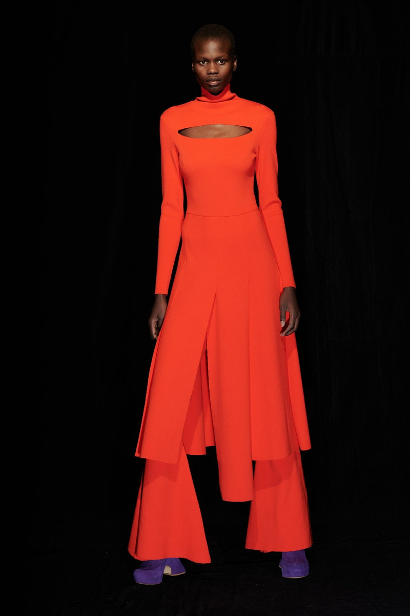 KNIT DRESS WITH FRONT CUTOUT RED 9