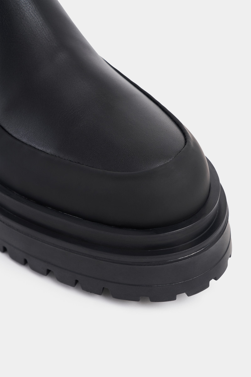 Stutterheim High Walker Nubuck Boots Black outlook