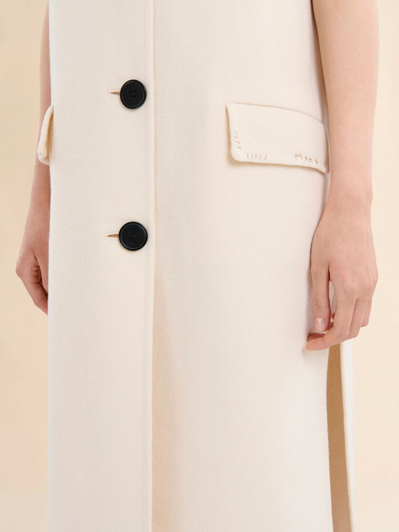 WHITE FELT SLEEVELESS JACKET 5