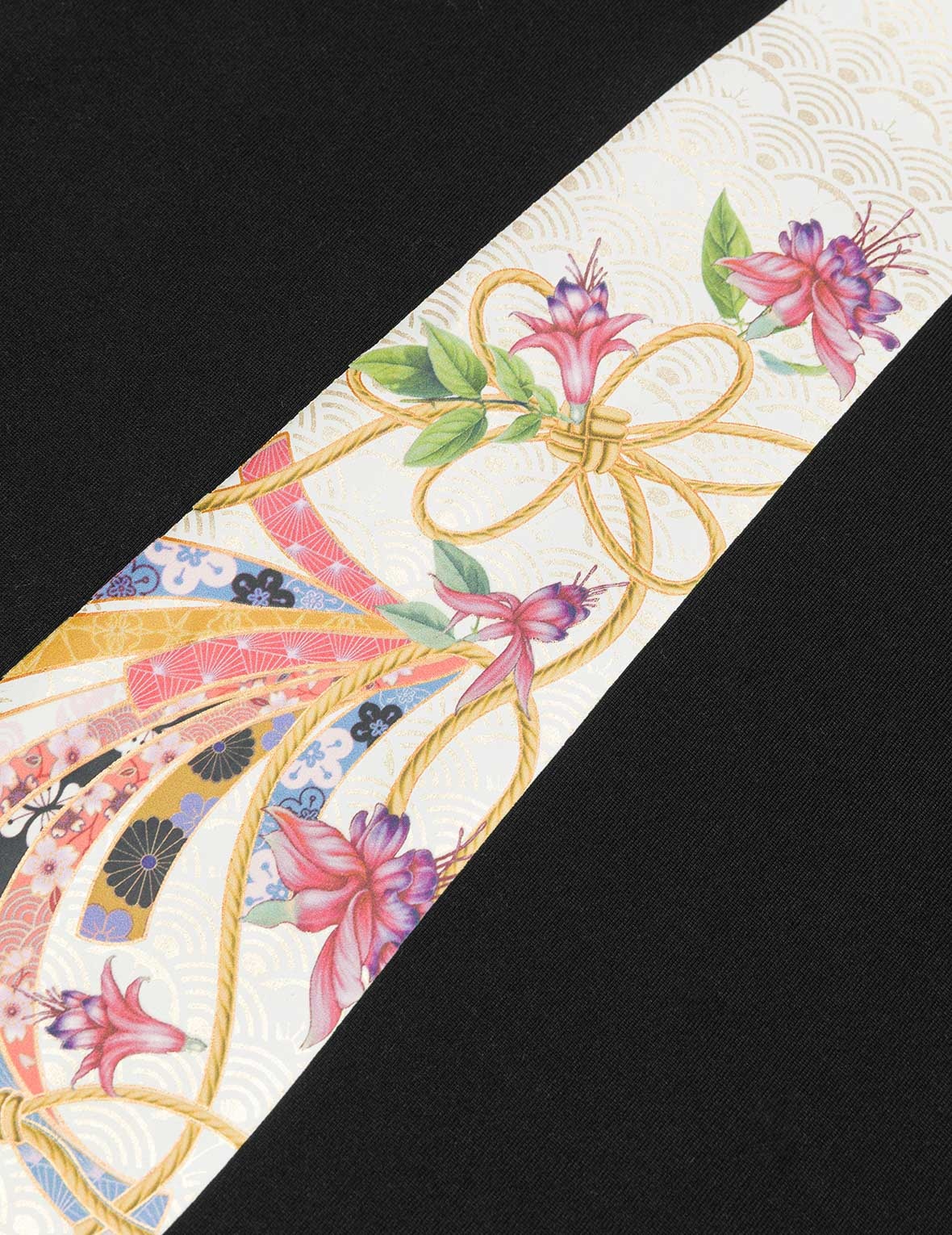 Magnolia and Knots Daicock Print Boyfriend T-shirt - 8