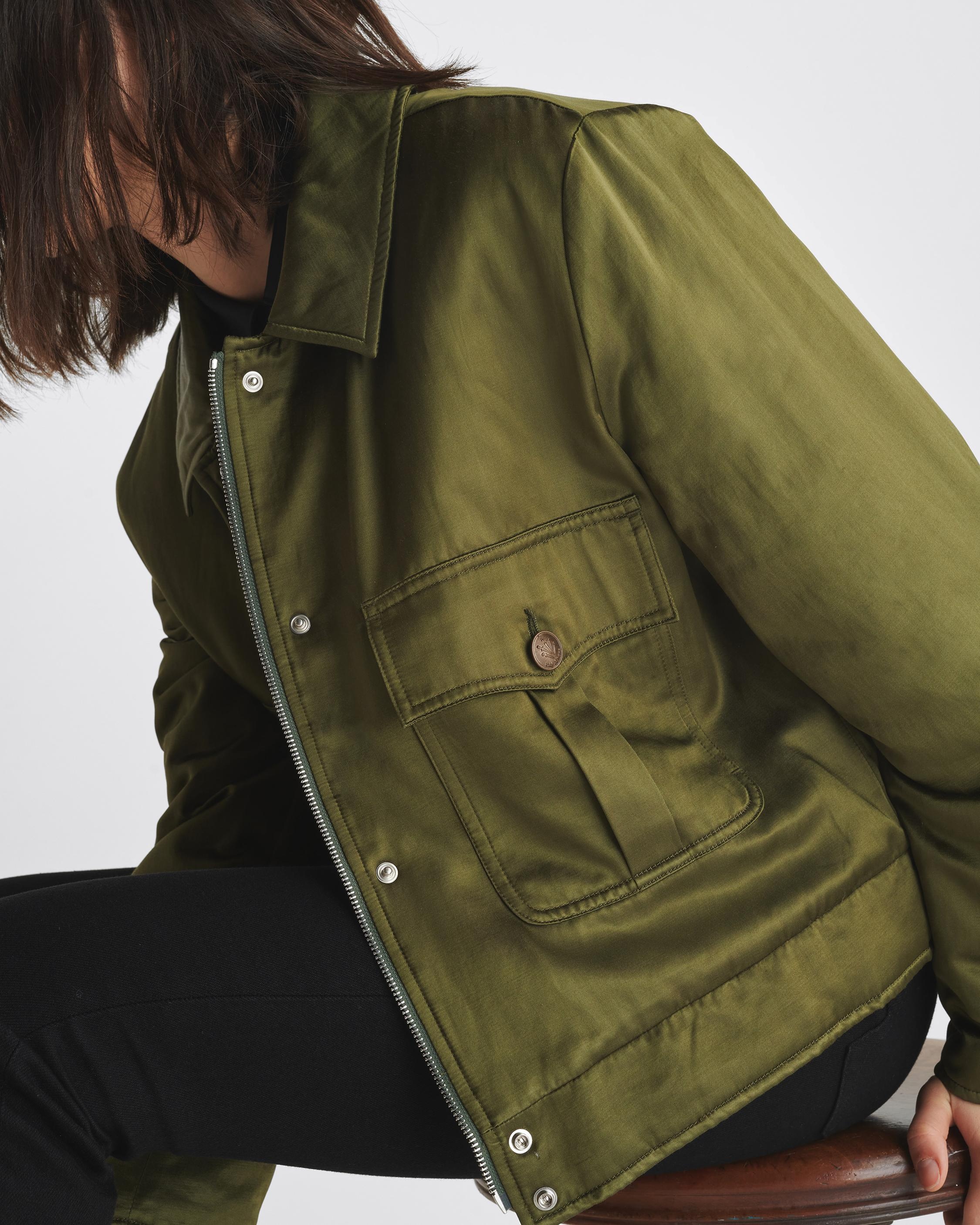Colton Japanese Satin Jacket
Classic Fit - 6