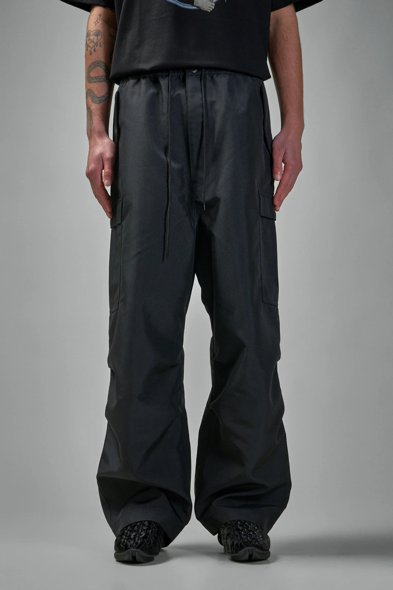 Wide-leg Cargo Trousers - 1