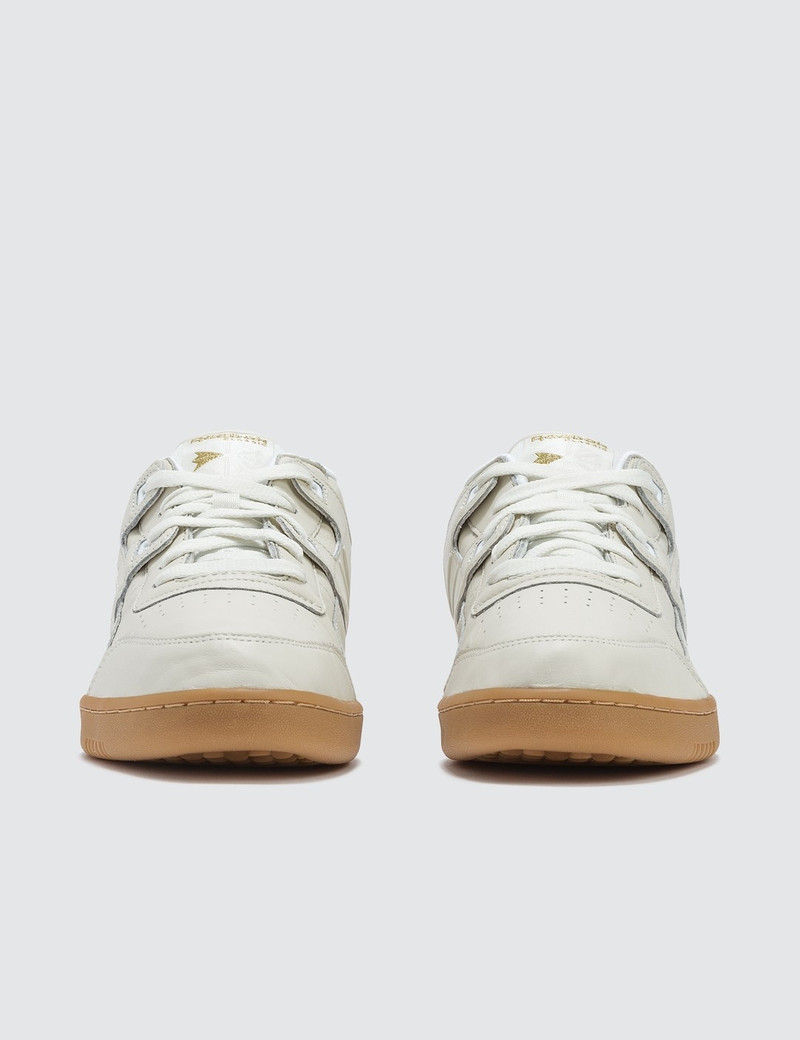 Reebok 클래식 레이스 업 스니커즈 outlook
