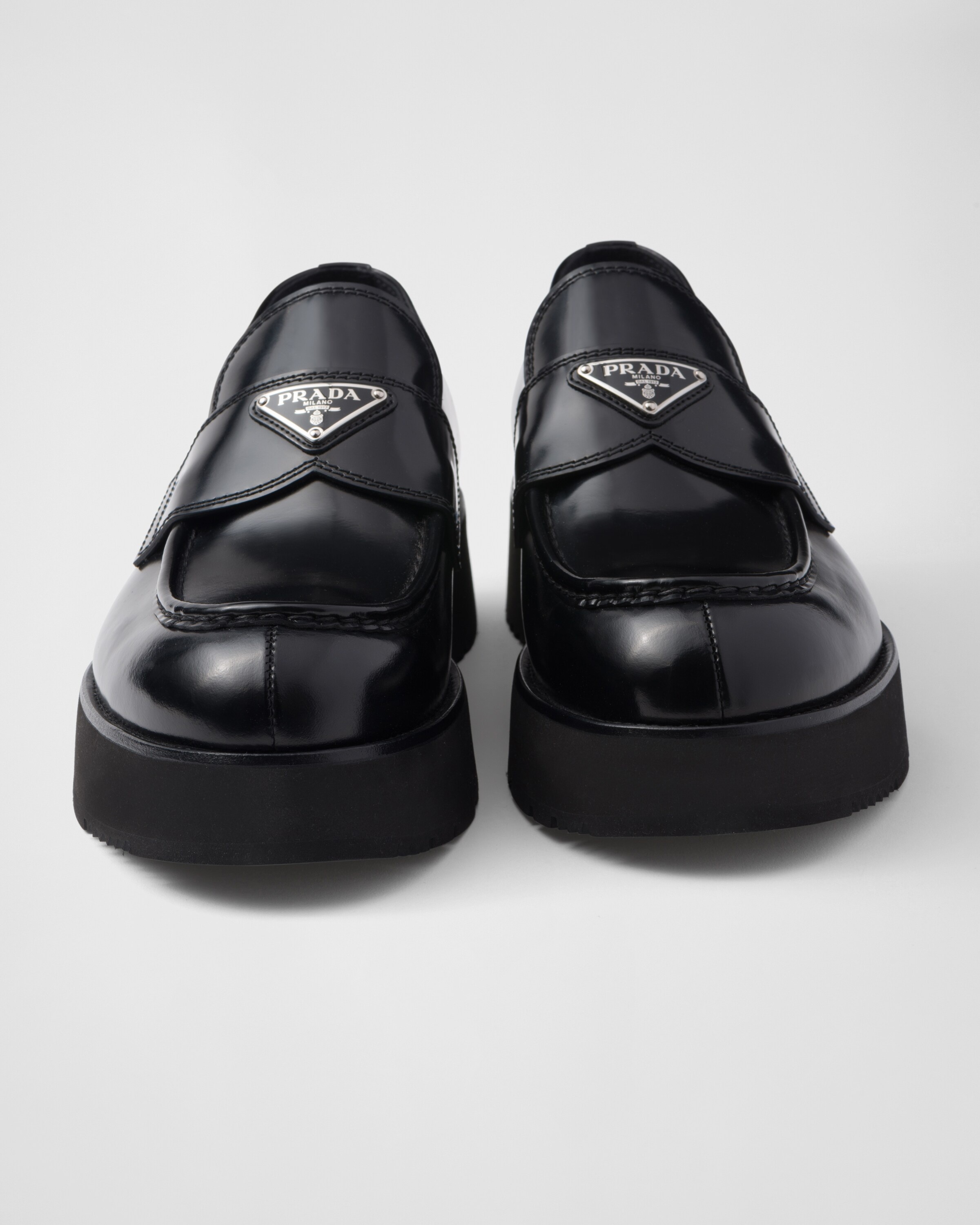 Brushed leather loafers - 6