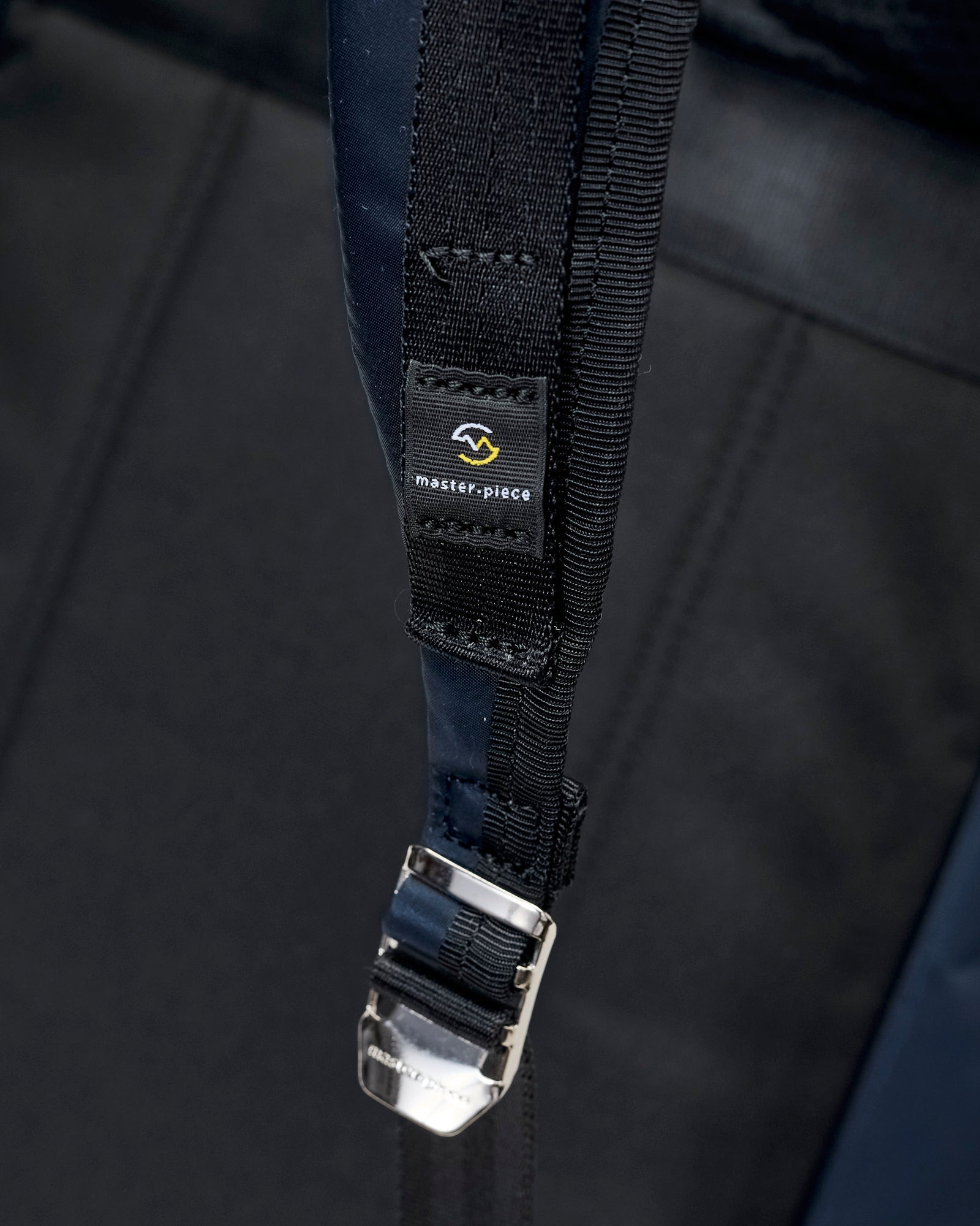 Lightning V2 Backpack in Navy - 12
