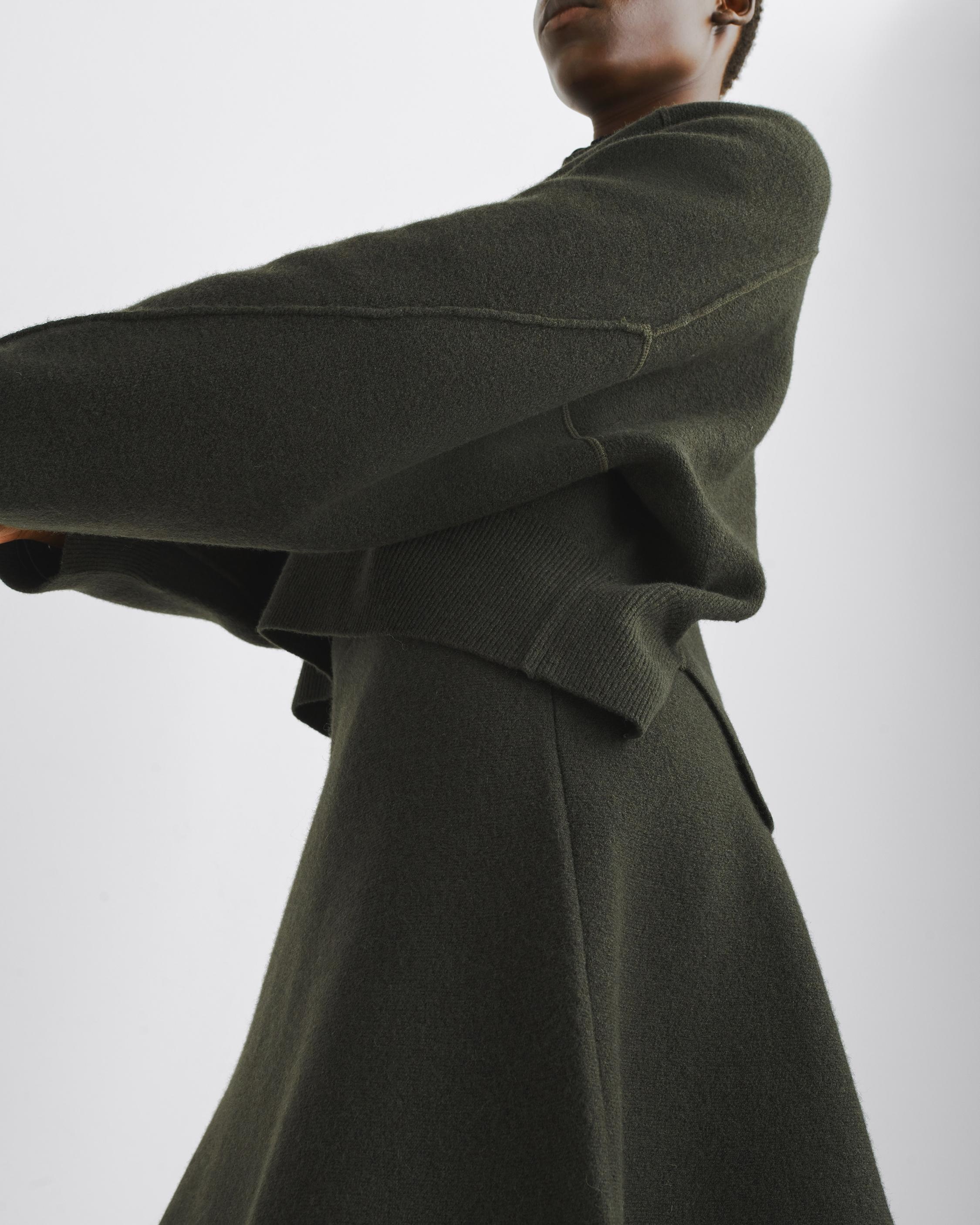 Bridget Wool Crew
Oversized Fit - 5