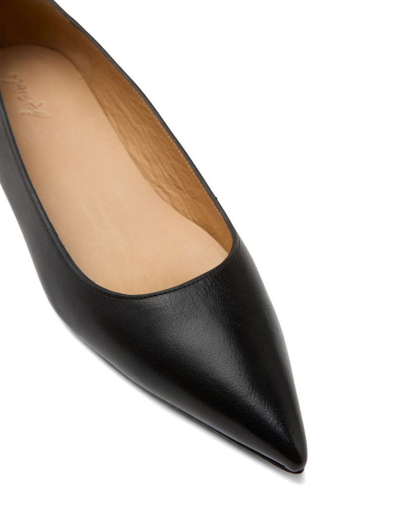 pointed-toe pumps 4