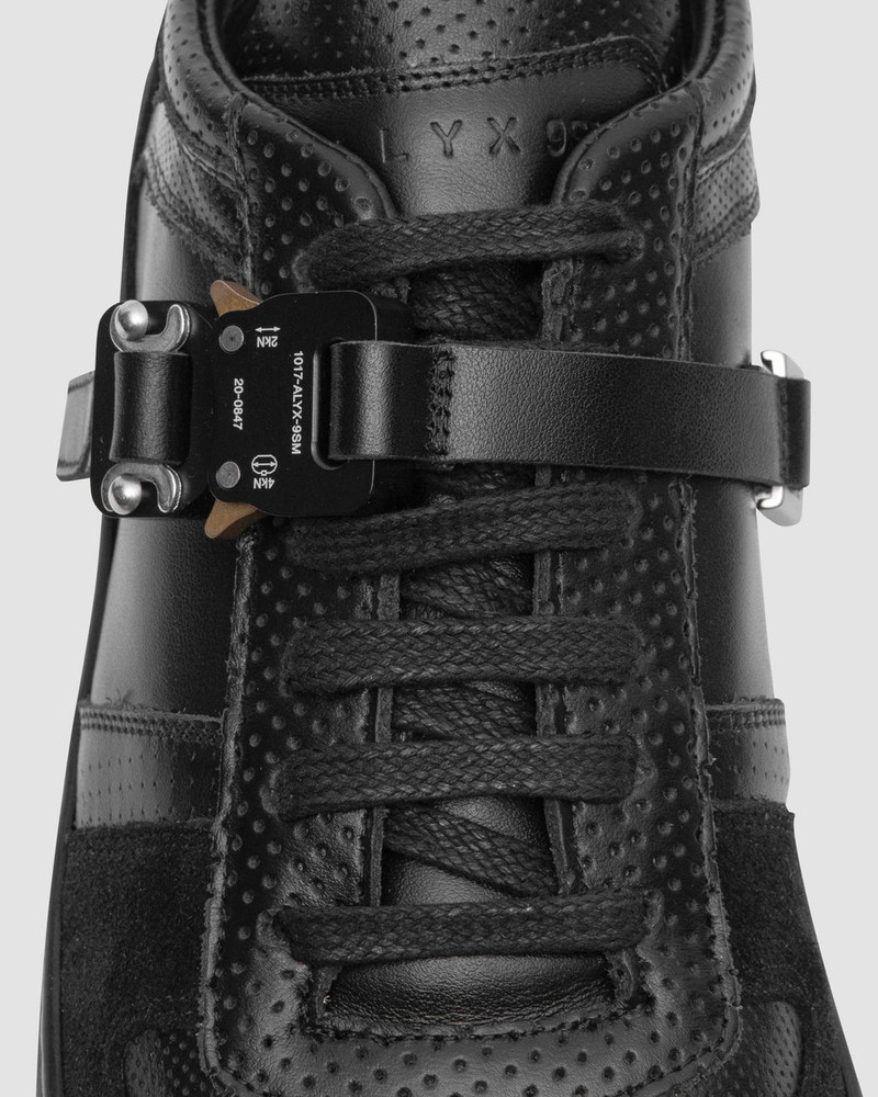 LEATHER BUCKLE LOW TRAINER 8