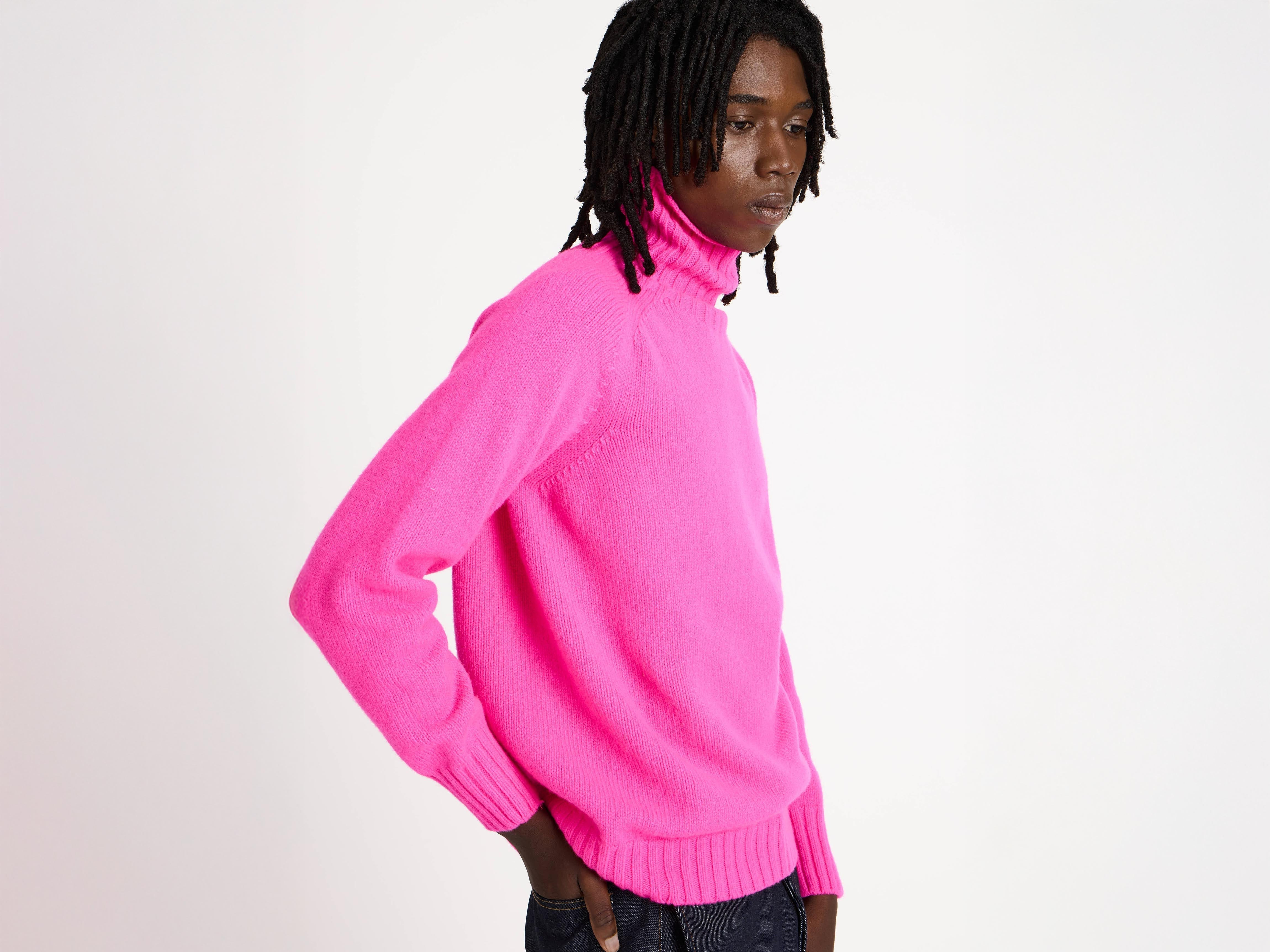TURTLENECK JUMPER IN NEON PINK - 6