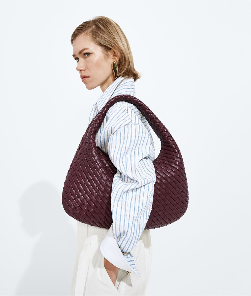 Bottega Veneta Veneta outlook