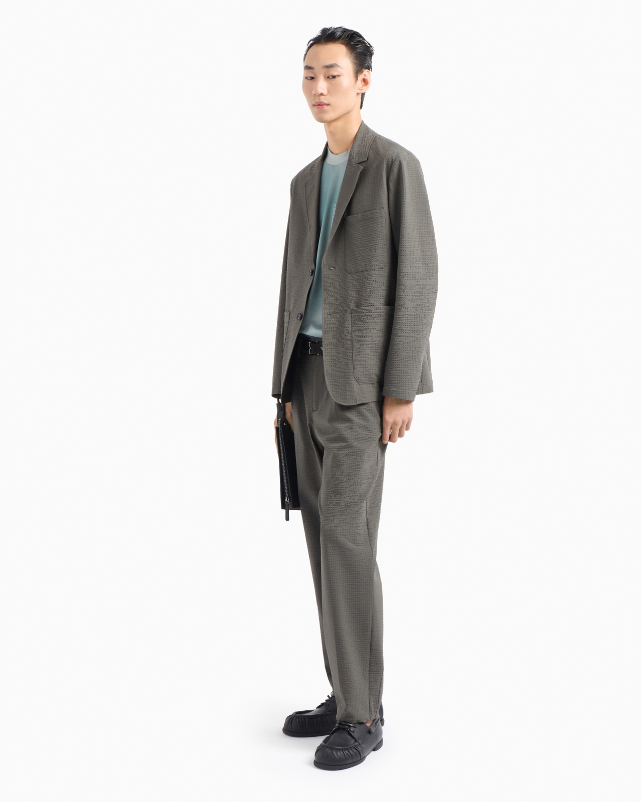 Pleated technical-seersucker fabric chinos - 4