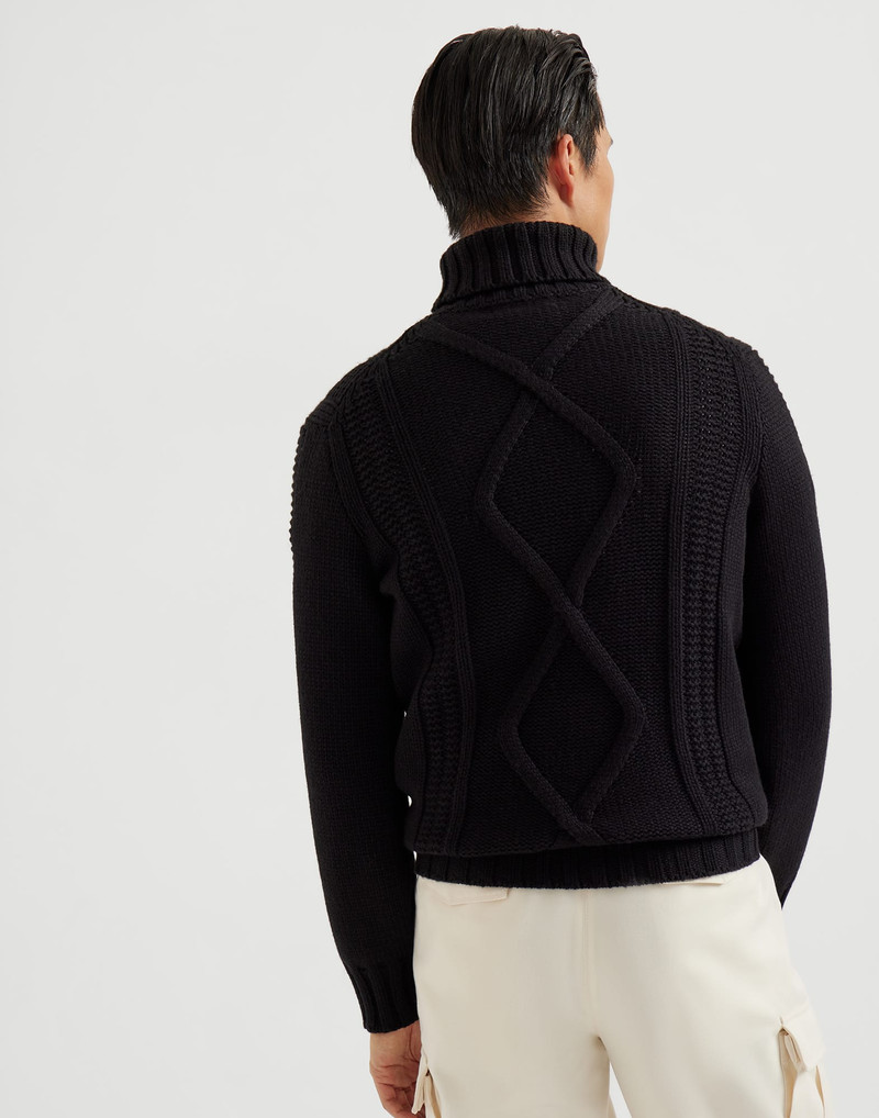 Brunello Cucinelli Irish cable turtleneck sweater in cashmere Feather yarn outlook