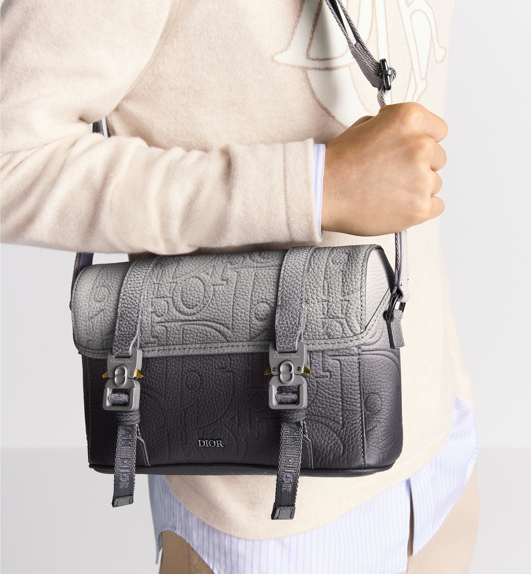 Dior Hit the Road Messenger Bag with Flap - 3