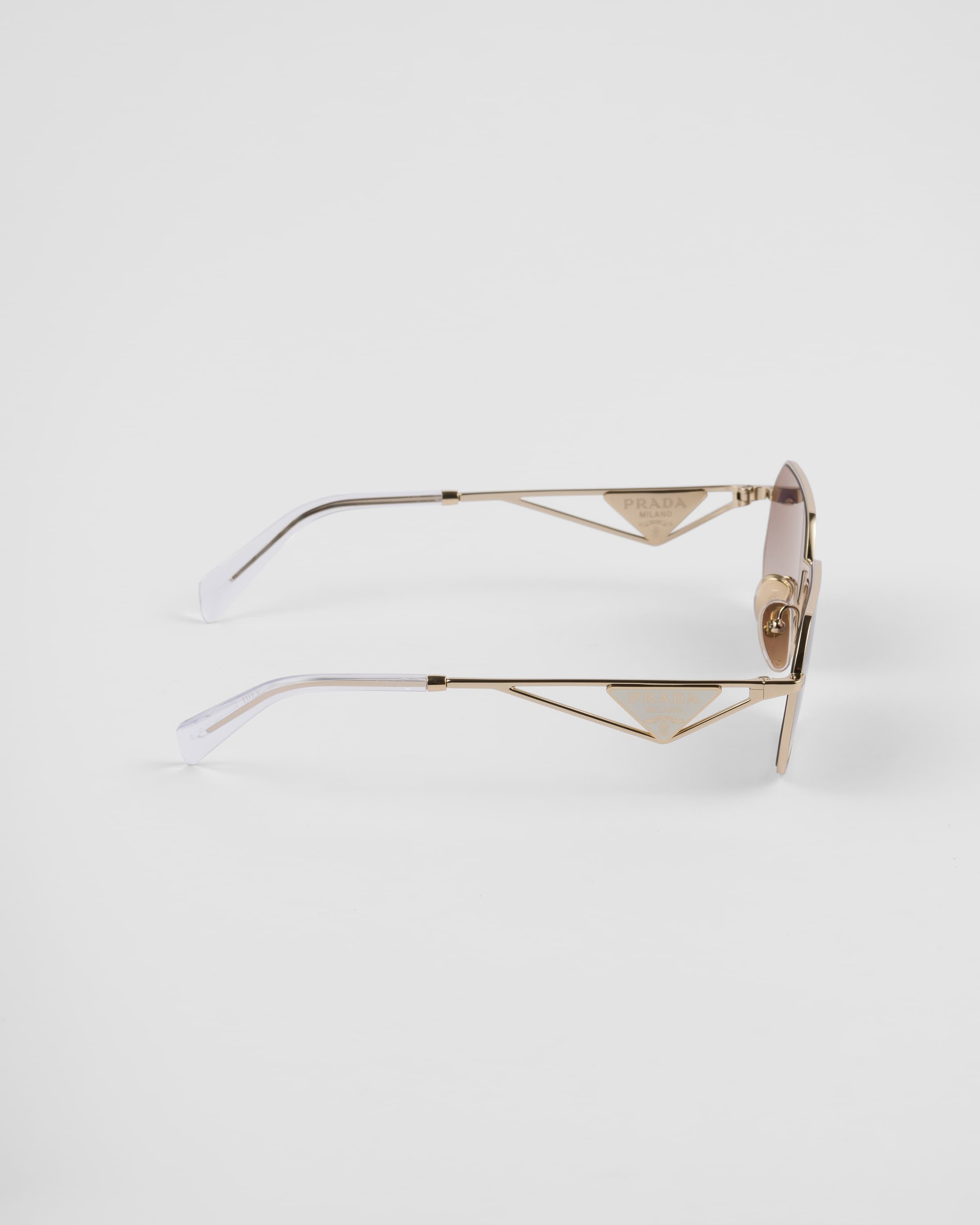 Sunglasses with triangle logo - 4