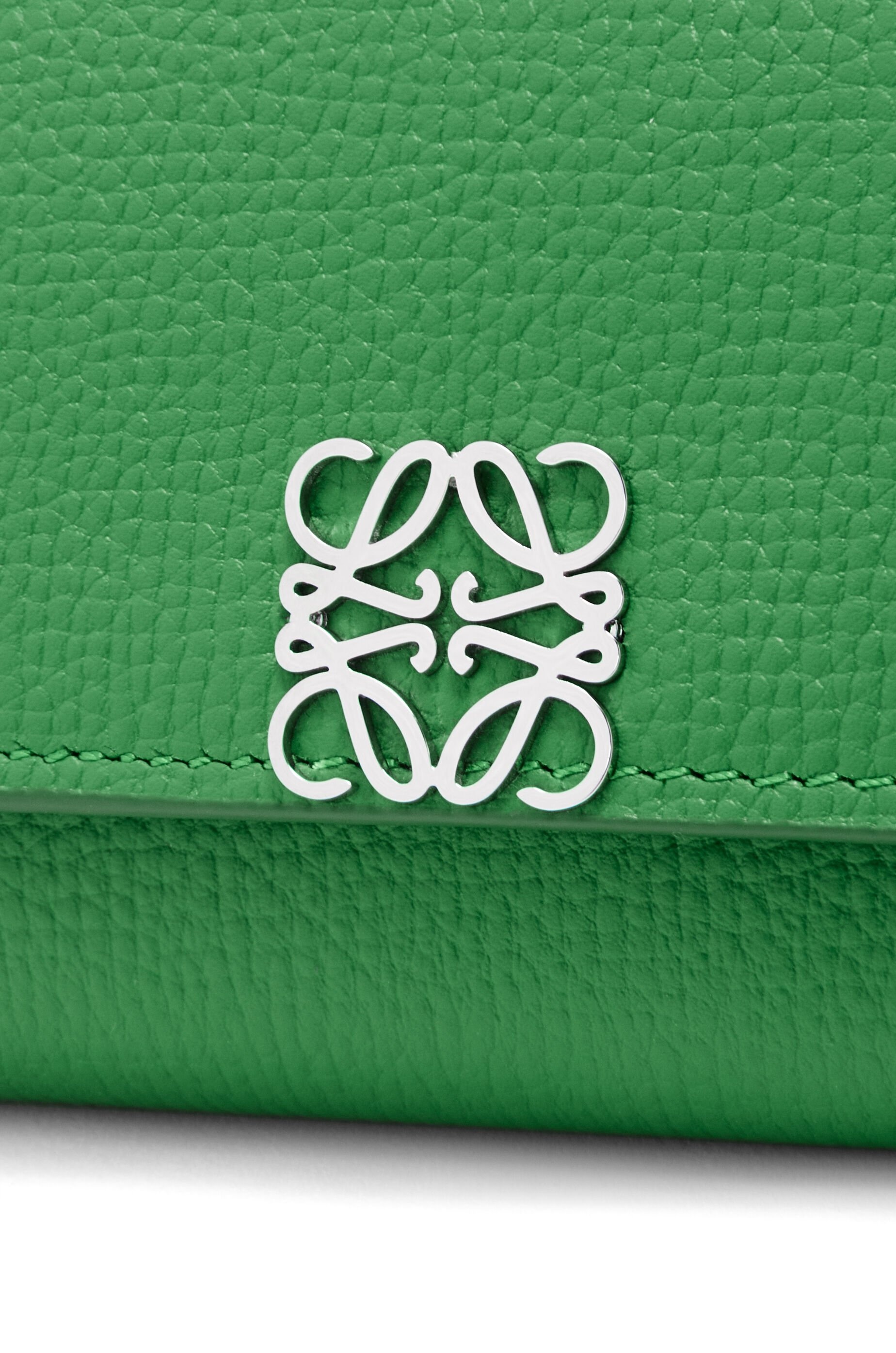 Anagram small vertical wallet in pebble grained calfskin 5