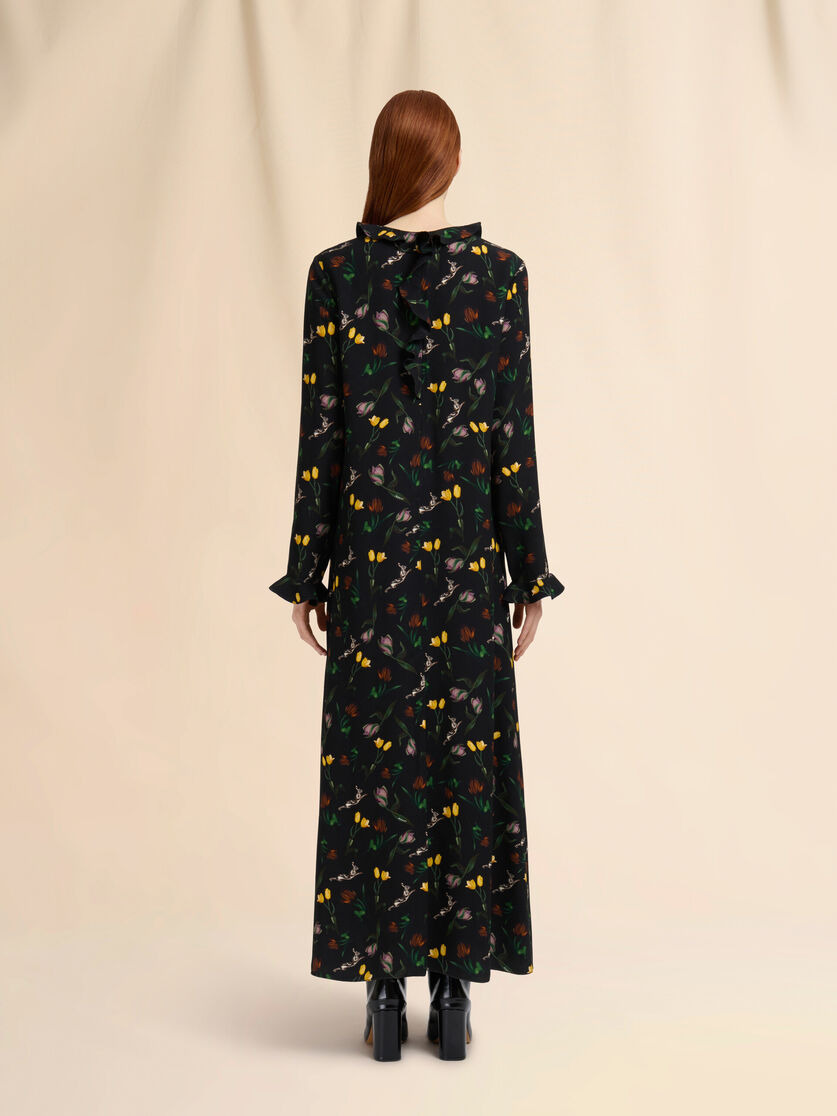 BLACK ENVERS SATIN MAXI DRESS WITH TULIPS AND HARES PRINT - 3