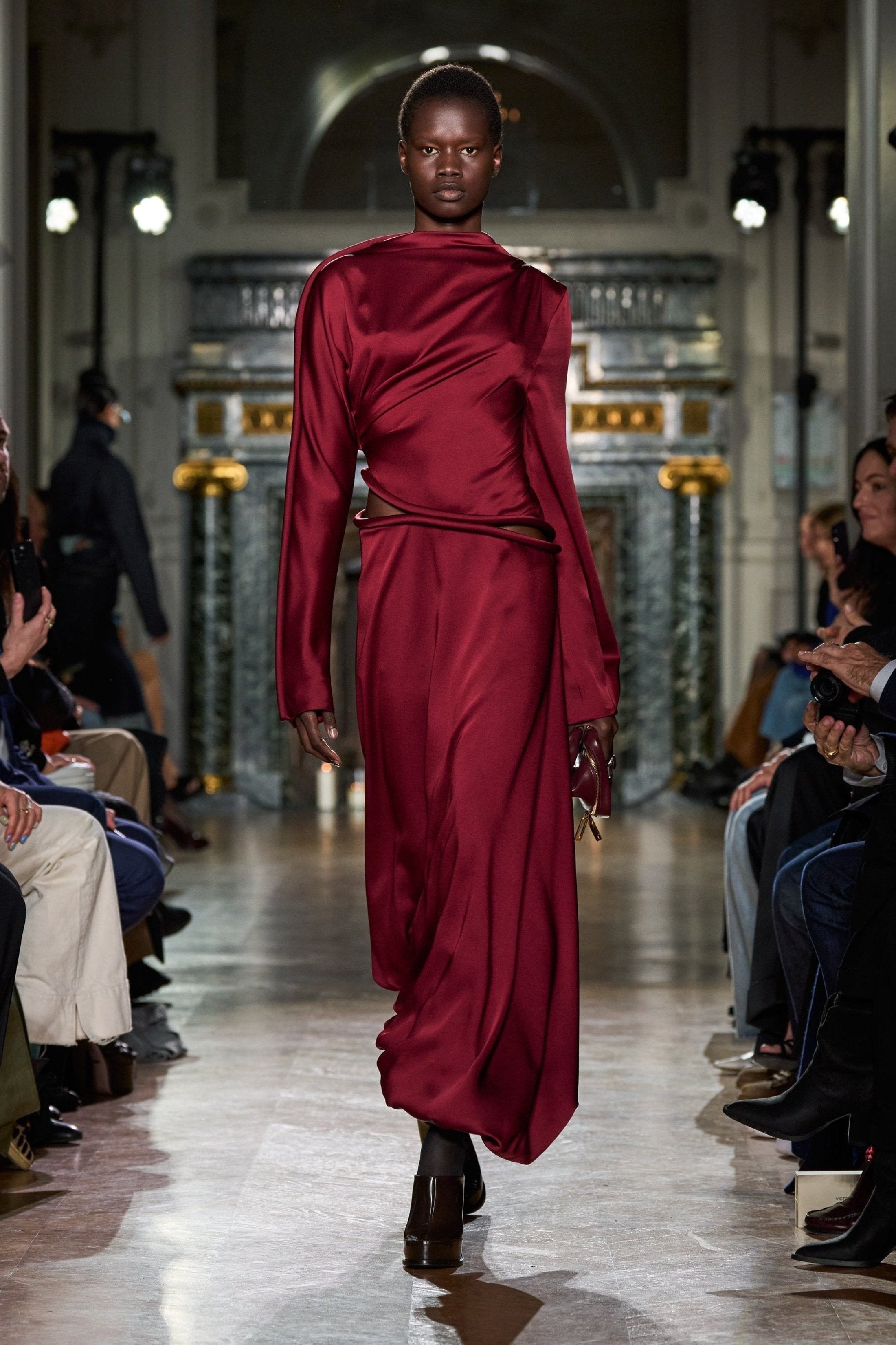 Padded Tube Detail Midi Dress In Oxblood - 5