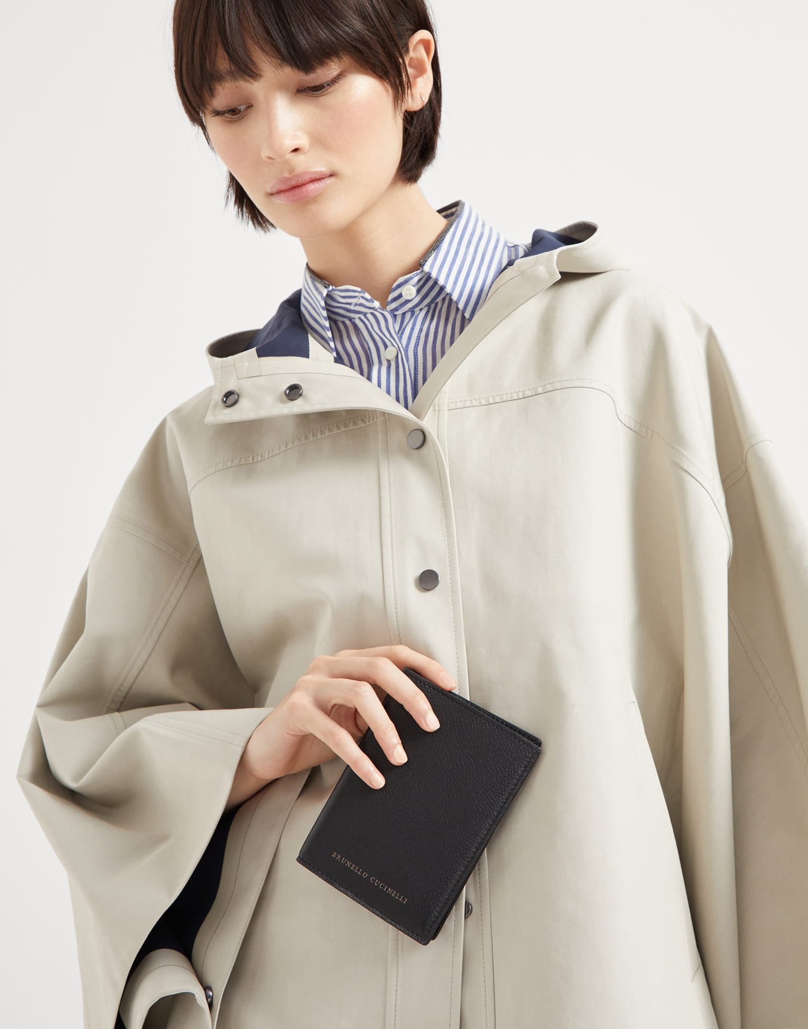 Grained leather passport holder - 4