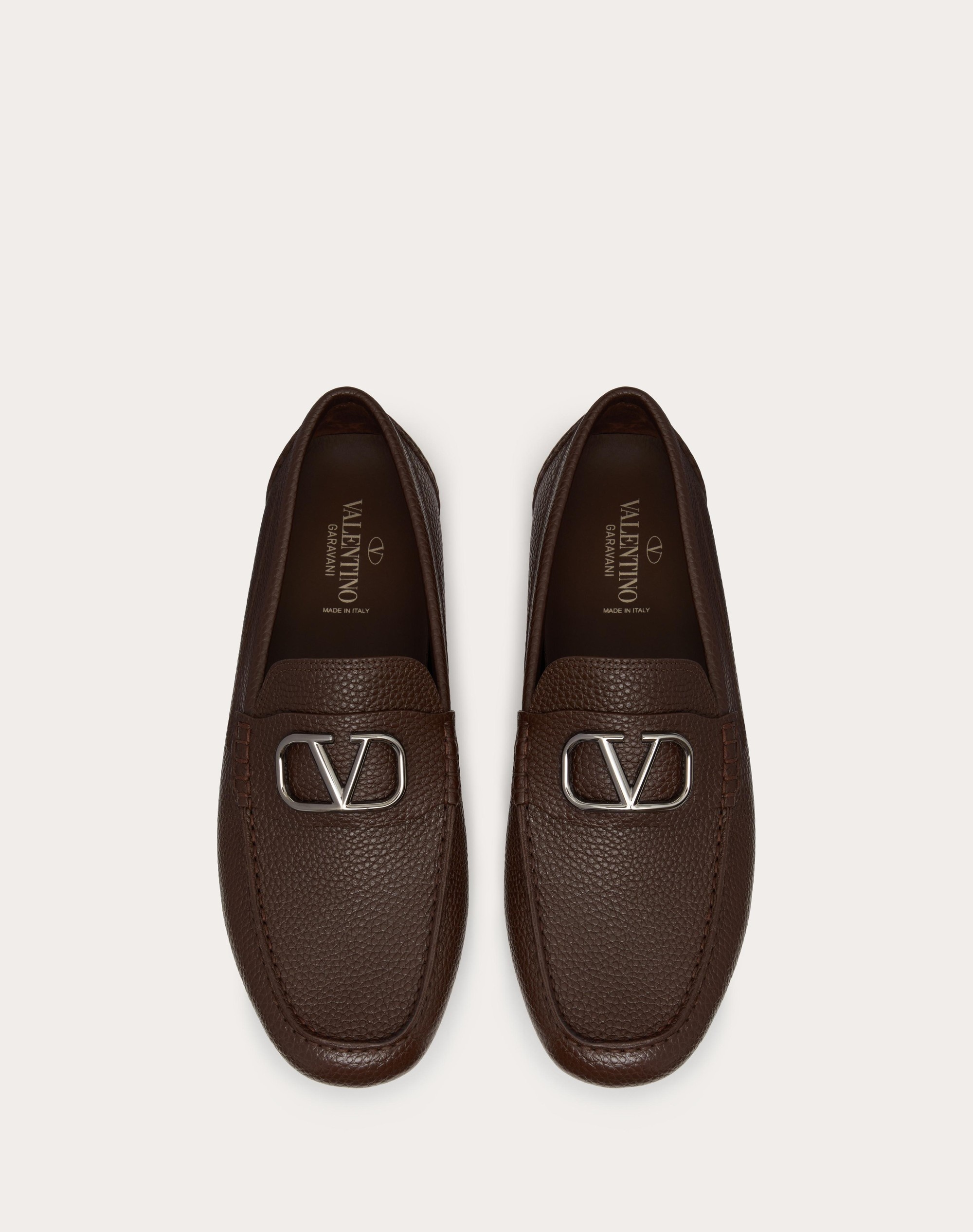 VLOGO SIGNATURE GRAINY CALFSKIN DRIVING SHOE - 4