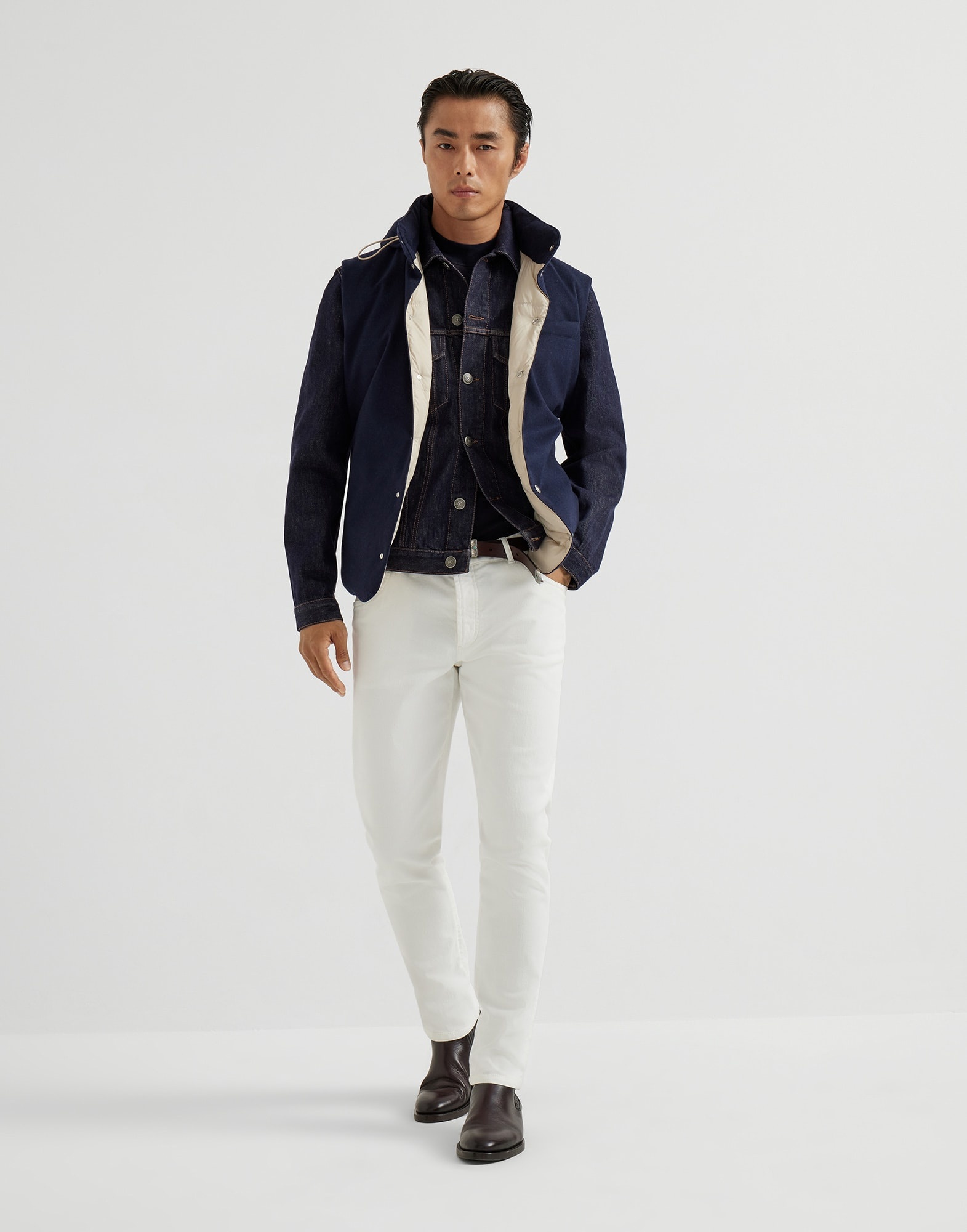 Garment-dyed slim fit trousers in comfort cotton lightweight denim - 4