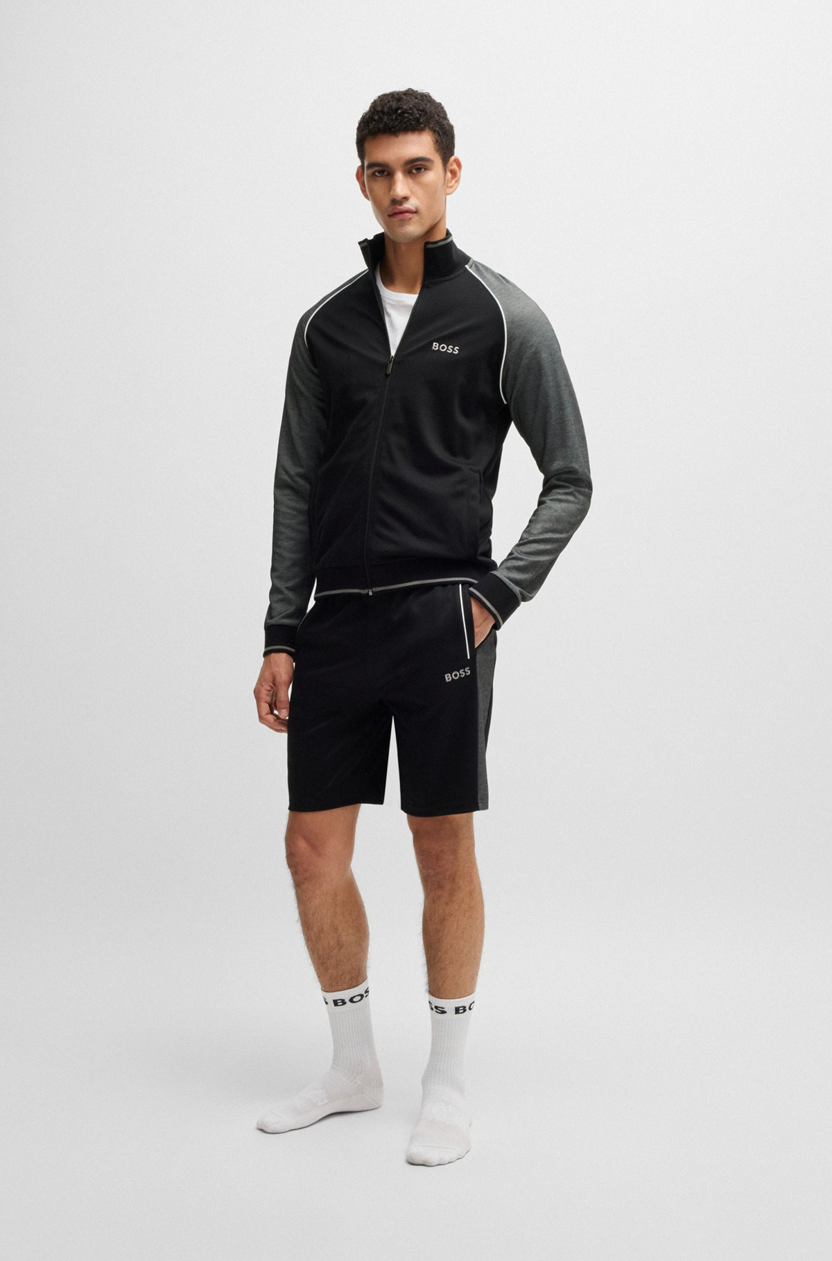 SHORTS WITH CONTRAST PIPING - 3