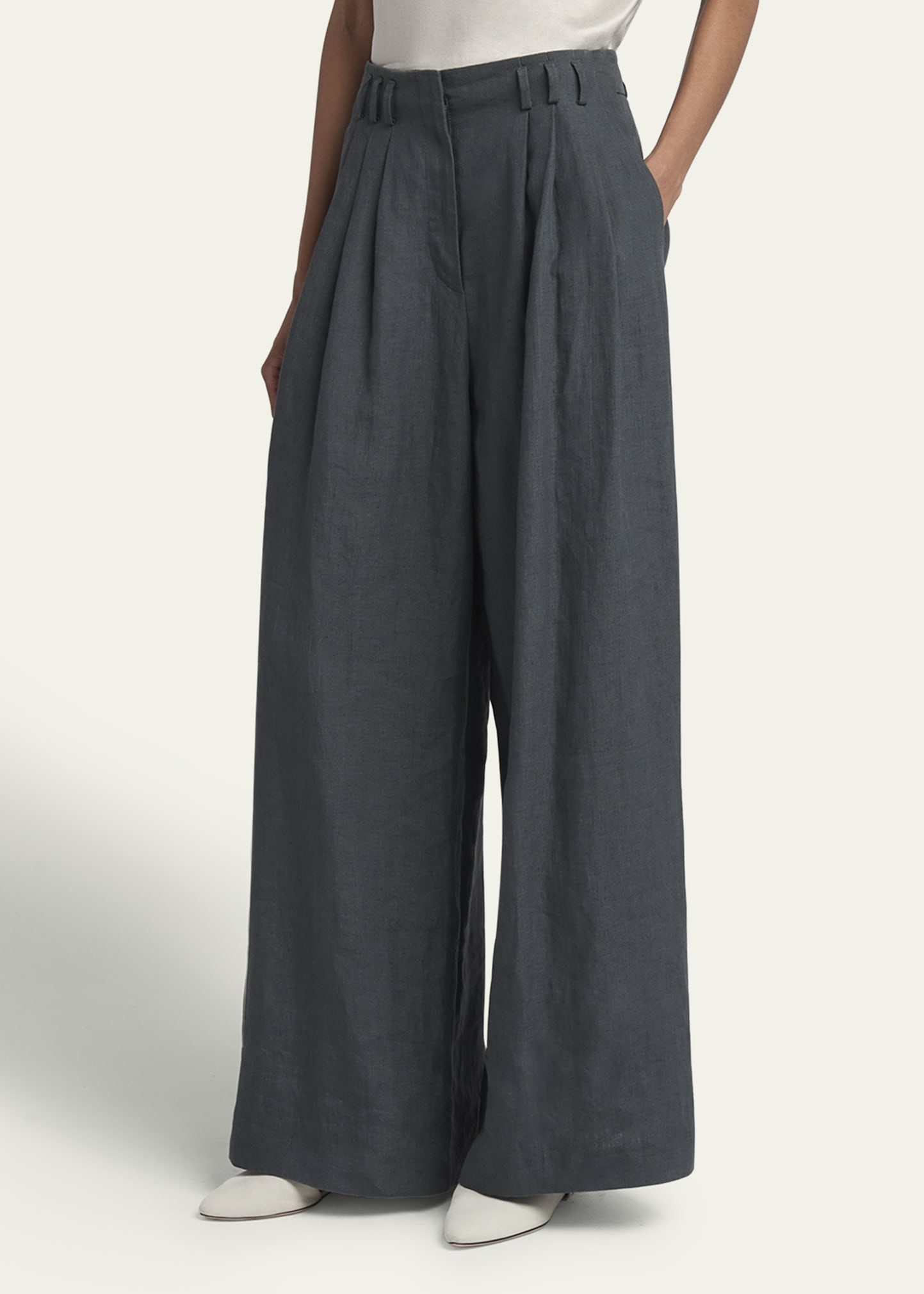 Pleated Wide-Leg Linen Trousers - 4