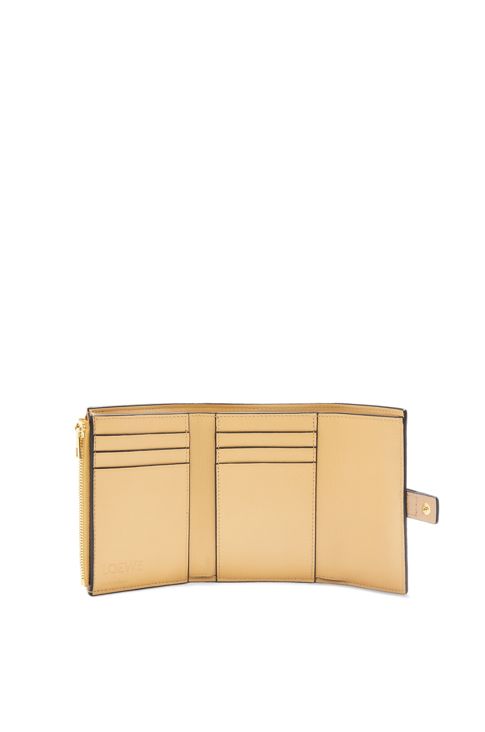 Small vertical wallet in soft grained calfskin - 2