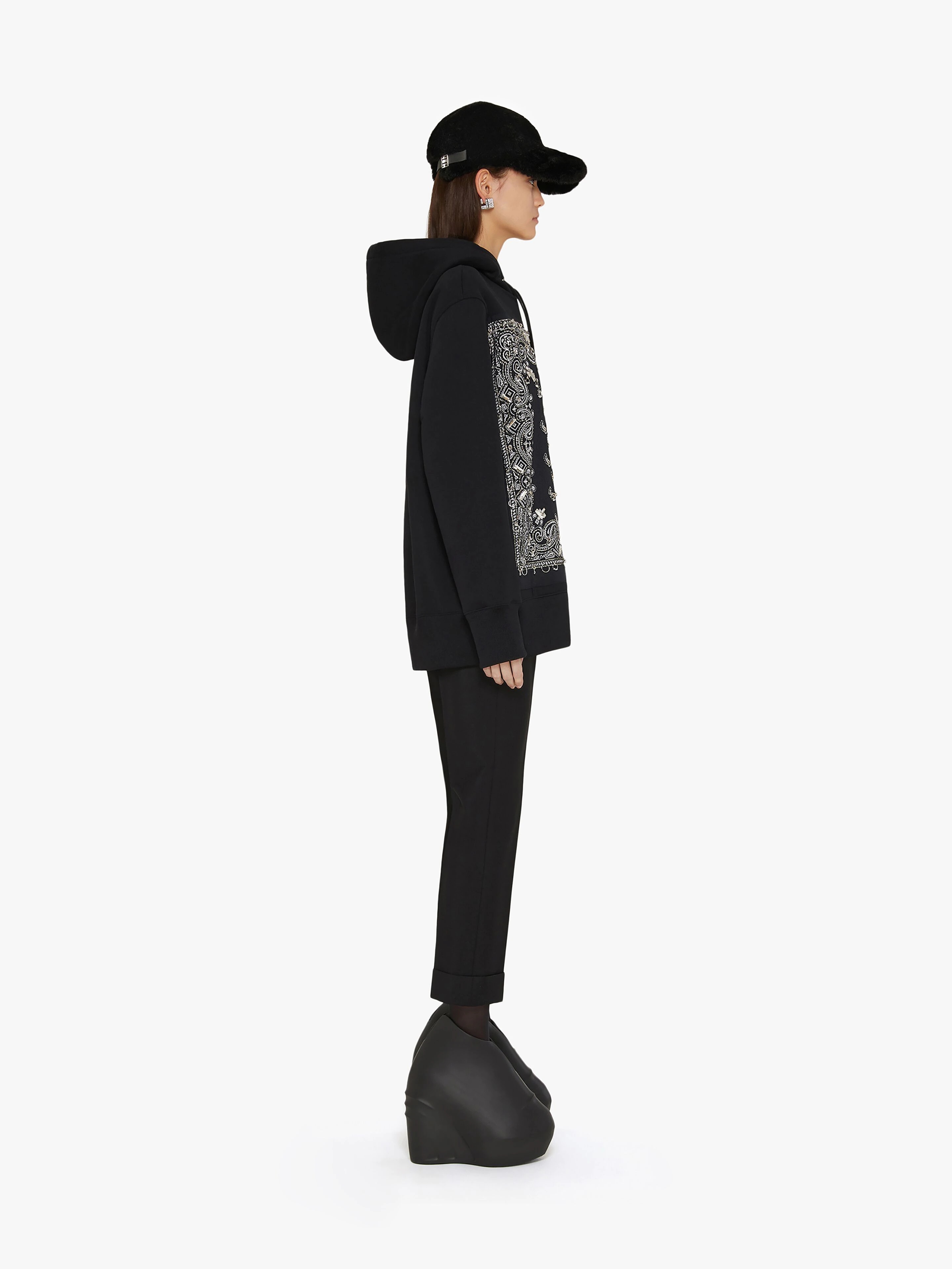 OVERSIZED HOODIE WITH BANDANA EMBROIDERED PATCH - 3