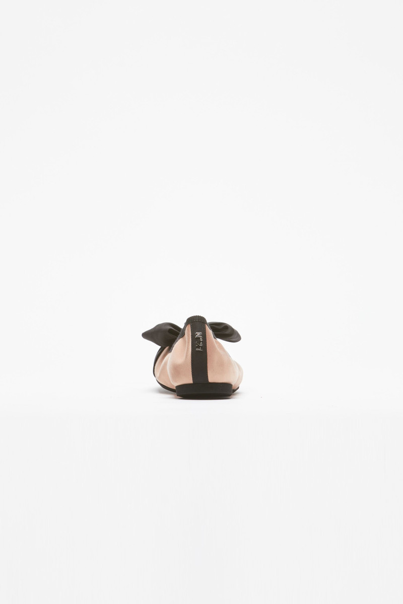 N°21 BOW-EMBELLISHED ELASTICATED FLATS outlook