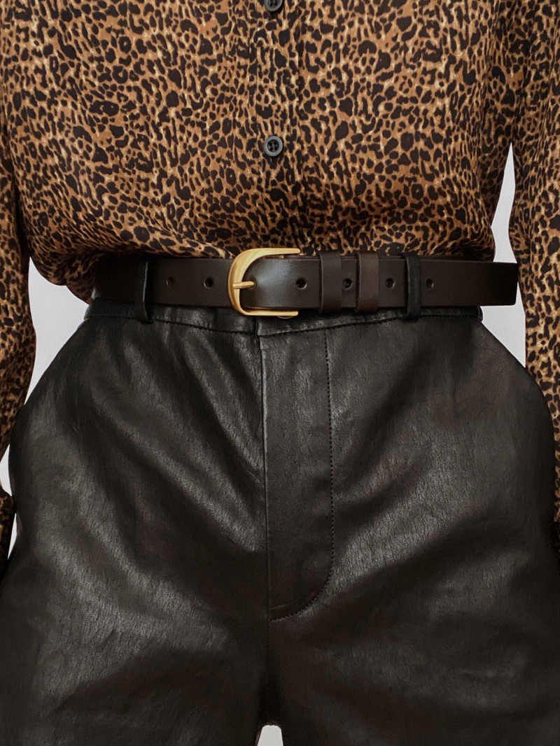 FRAME Twist Buckle Belt in Espresso outlook