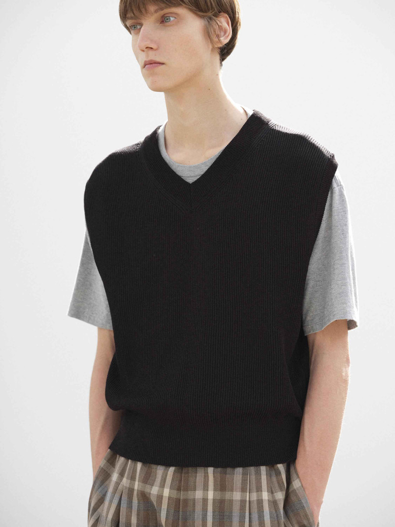AURALEE FLAT YARN RIB KNIT VEST outlook