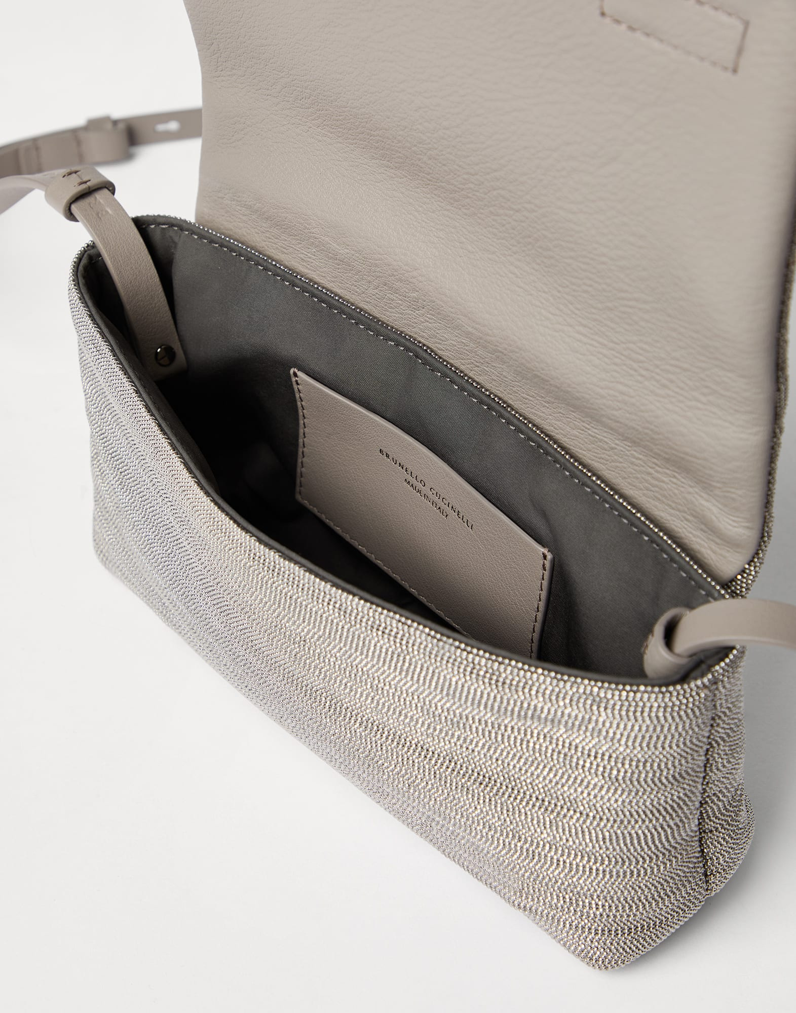 Precious flap bag in grained leather - 5