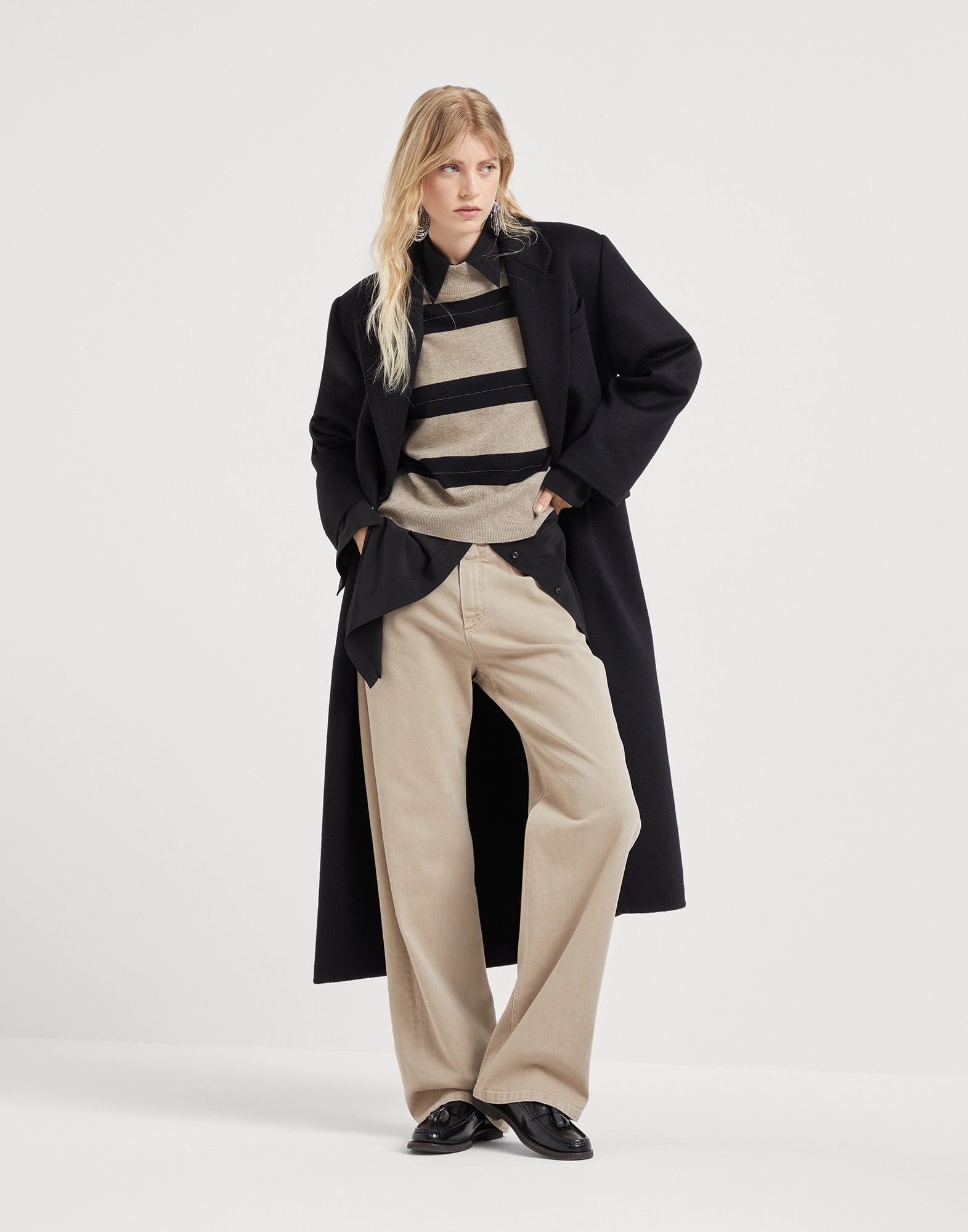 Hand-crafted cashmere beaver double cloth coat with monili - 5