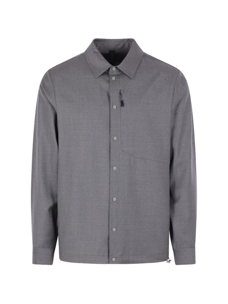 button-fastening shirt 1