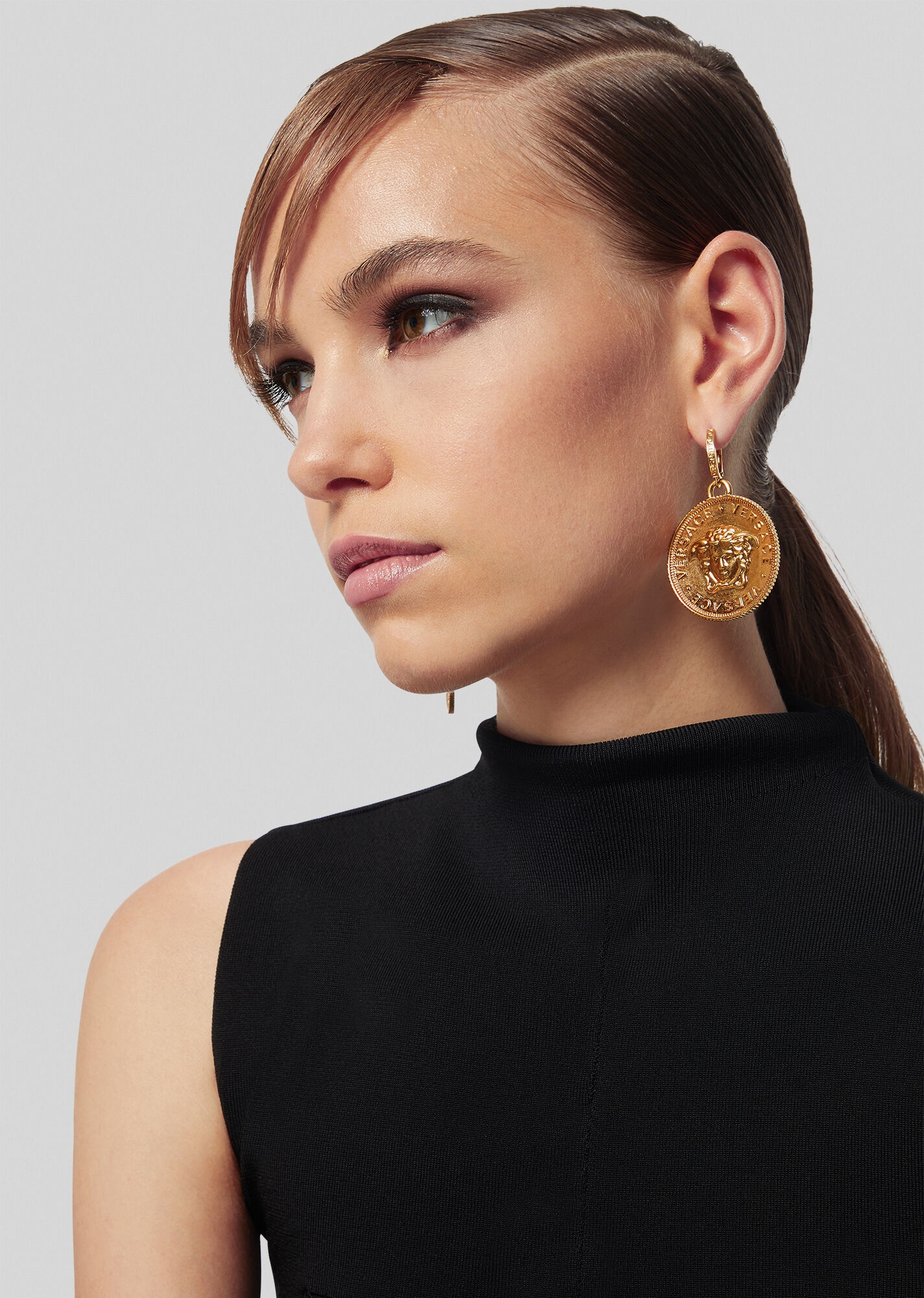 Bit-Versace Pendant Medusa Earrings - 2