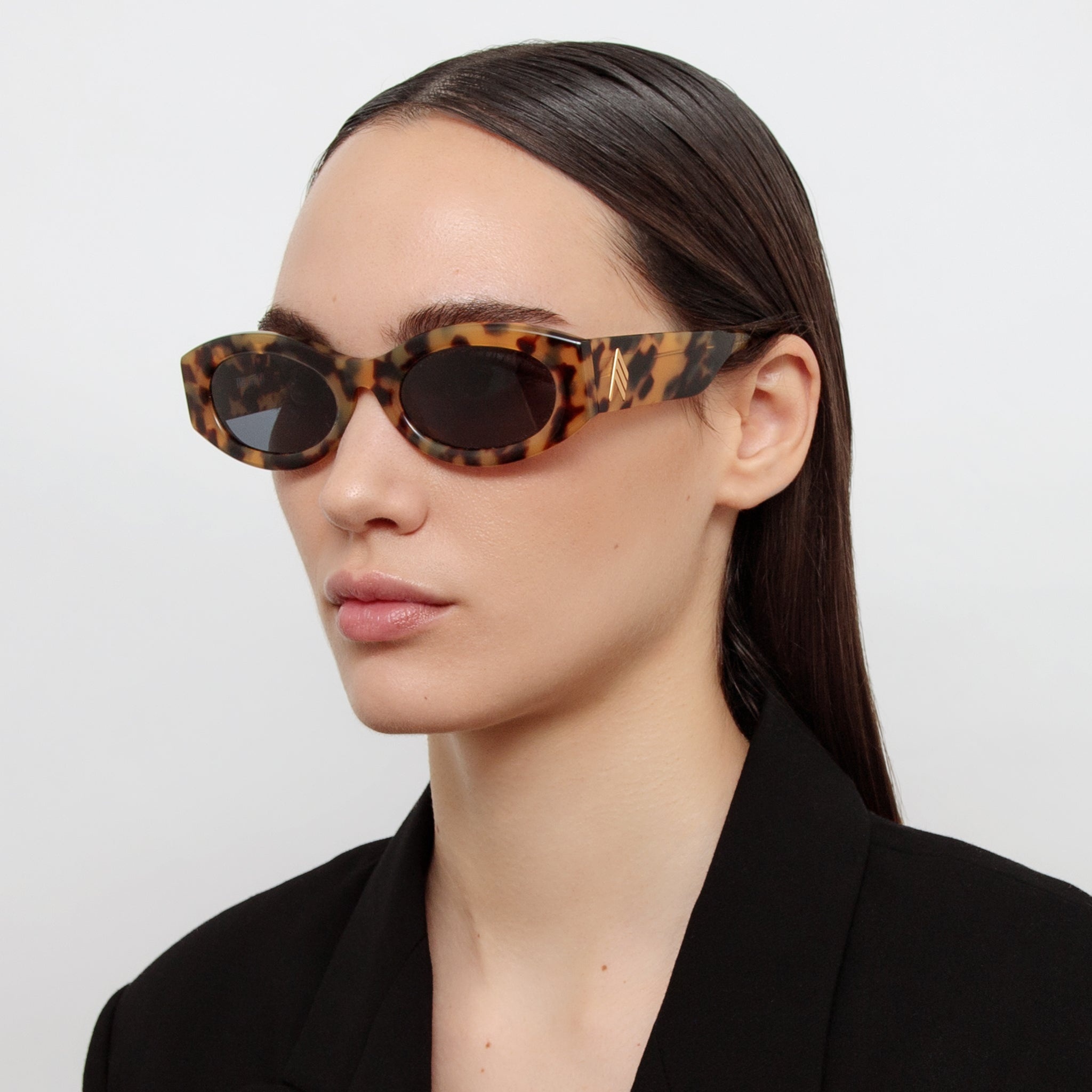 Berta Oval Sunglasses in Tortoiseshell - 2