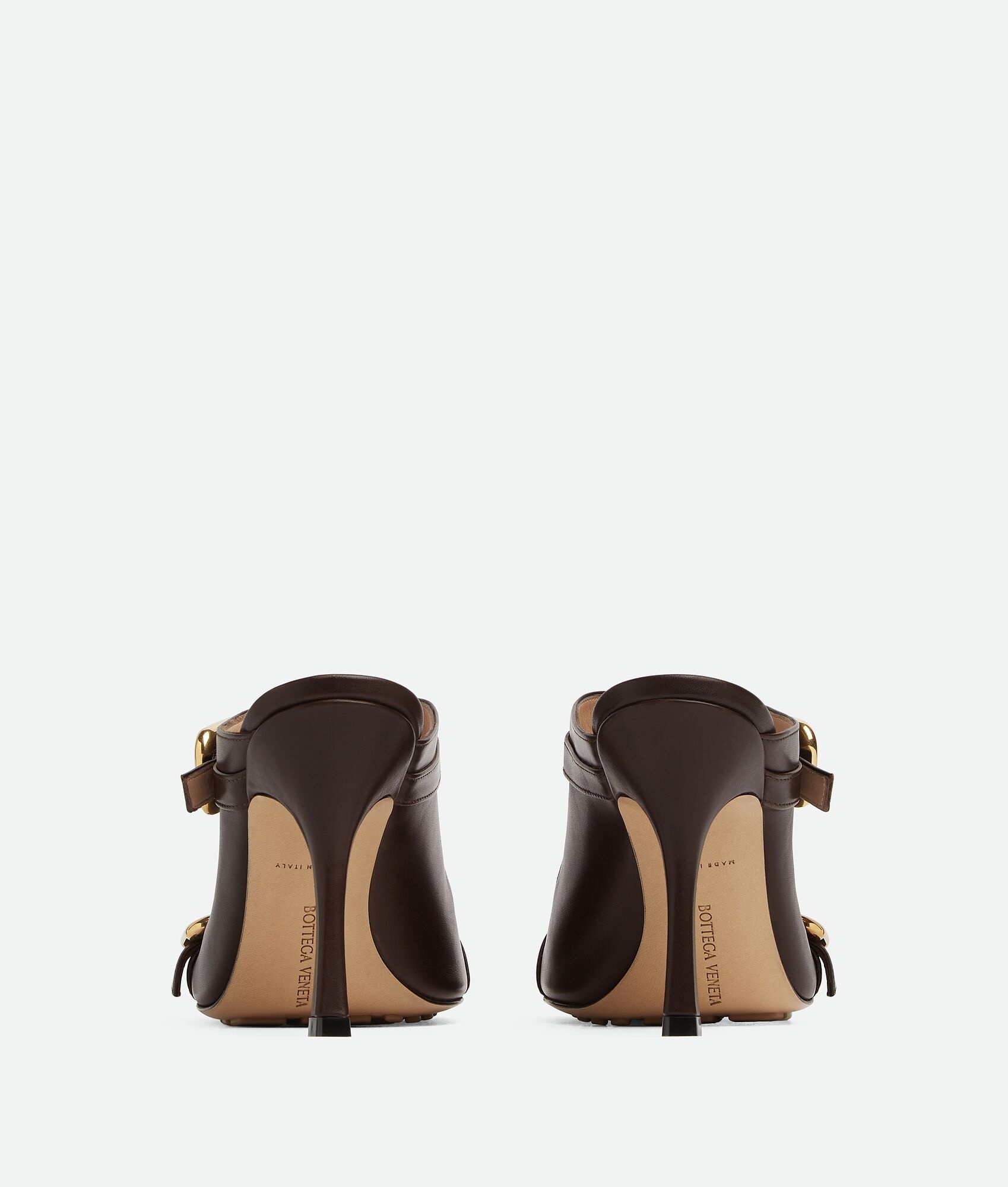 サンダル・ミュール BOTTEGA VENETA STRETCH BUCKLE SMOOTH LEATHER MULE SANDALS Stretch Buckle leather mules in beige - Bottega Veneta