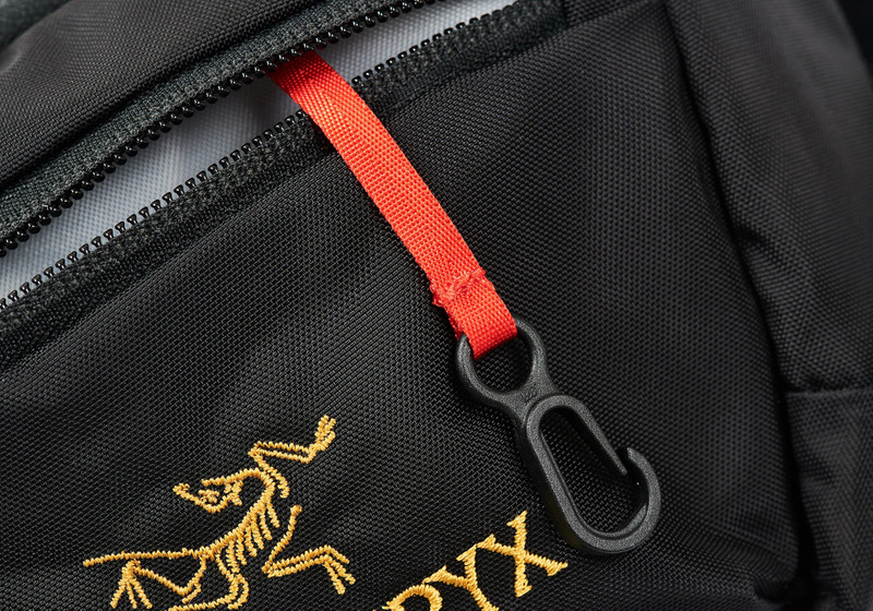 PALACE ARC'TERYX MANTIS 1 WAISTPACK BLACK 3