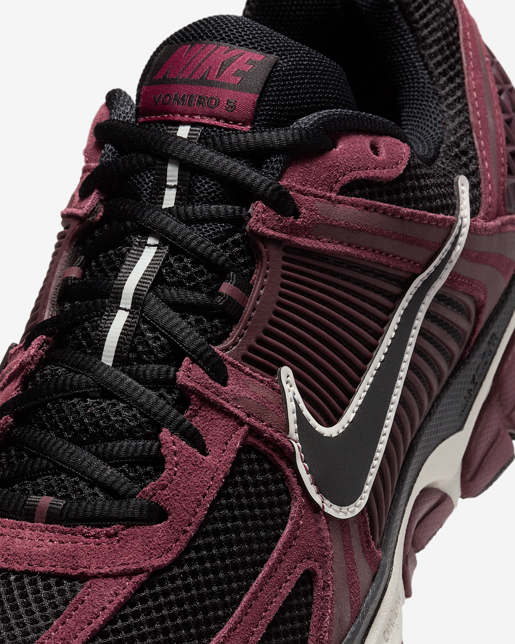 Nike Zoom Vomero 5 Men's Shoes - 7