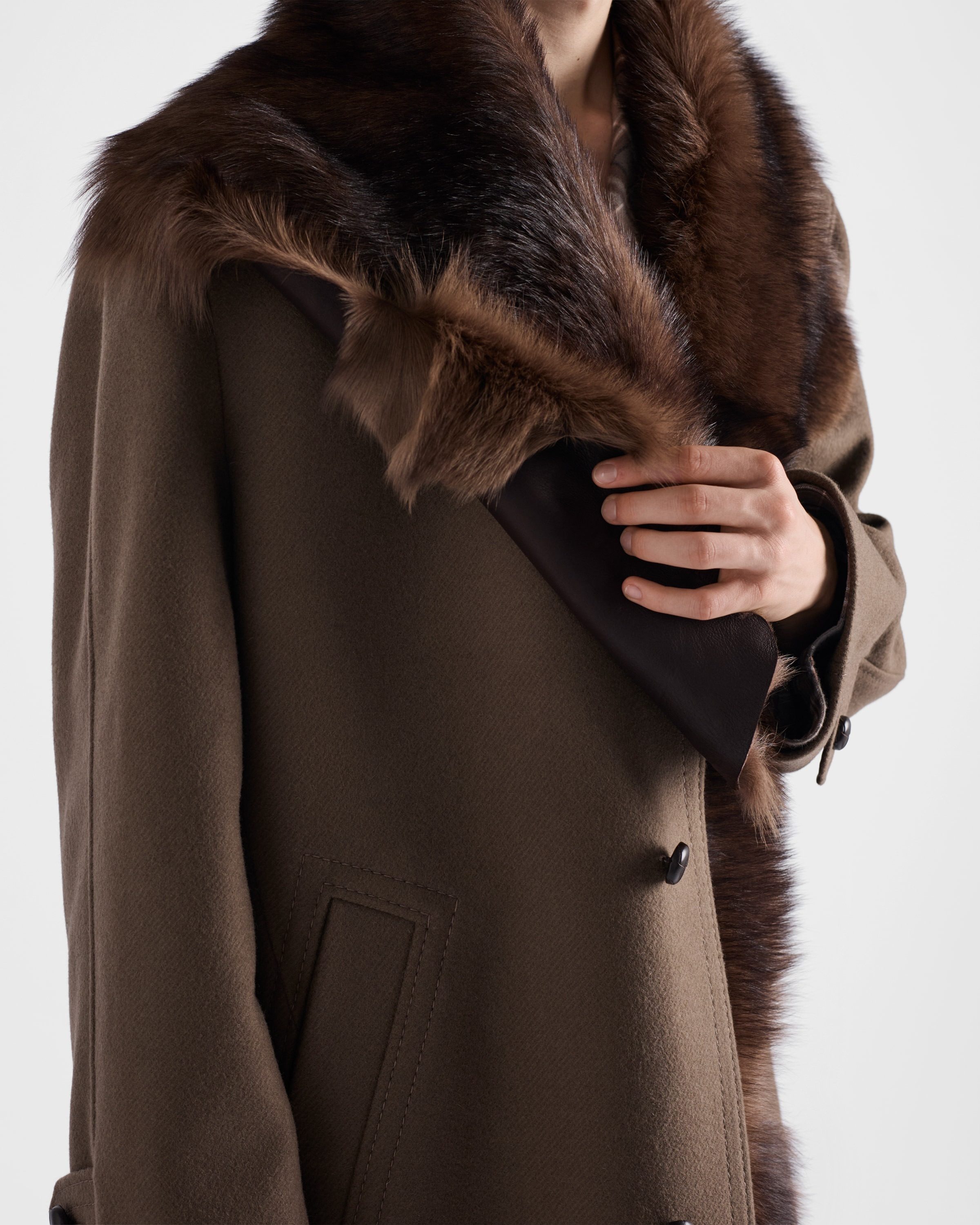 Wool coat with shearling collar - 6