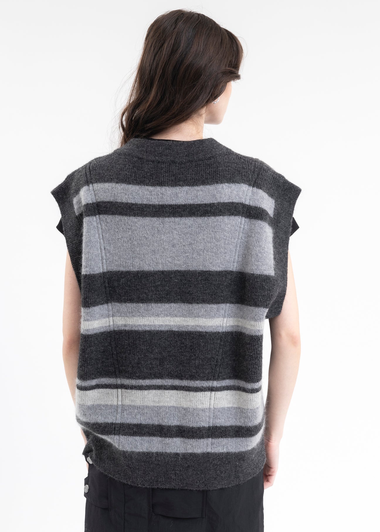 GRAY AND BLACK HOLLOW OUT V-NECK KNIT VEST - 4