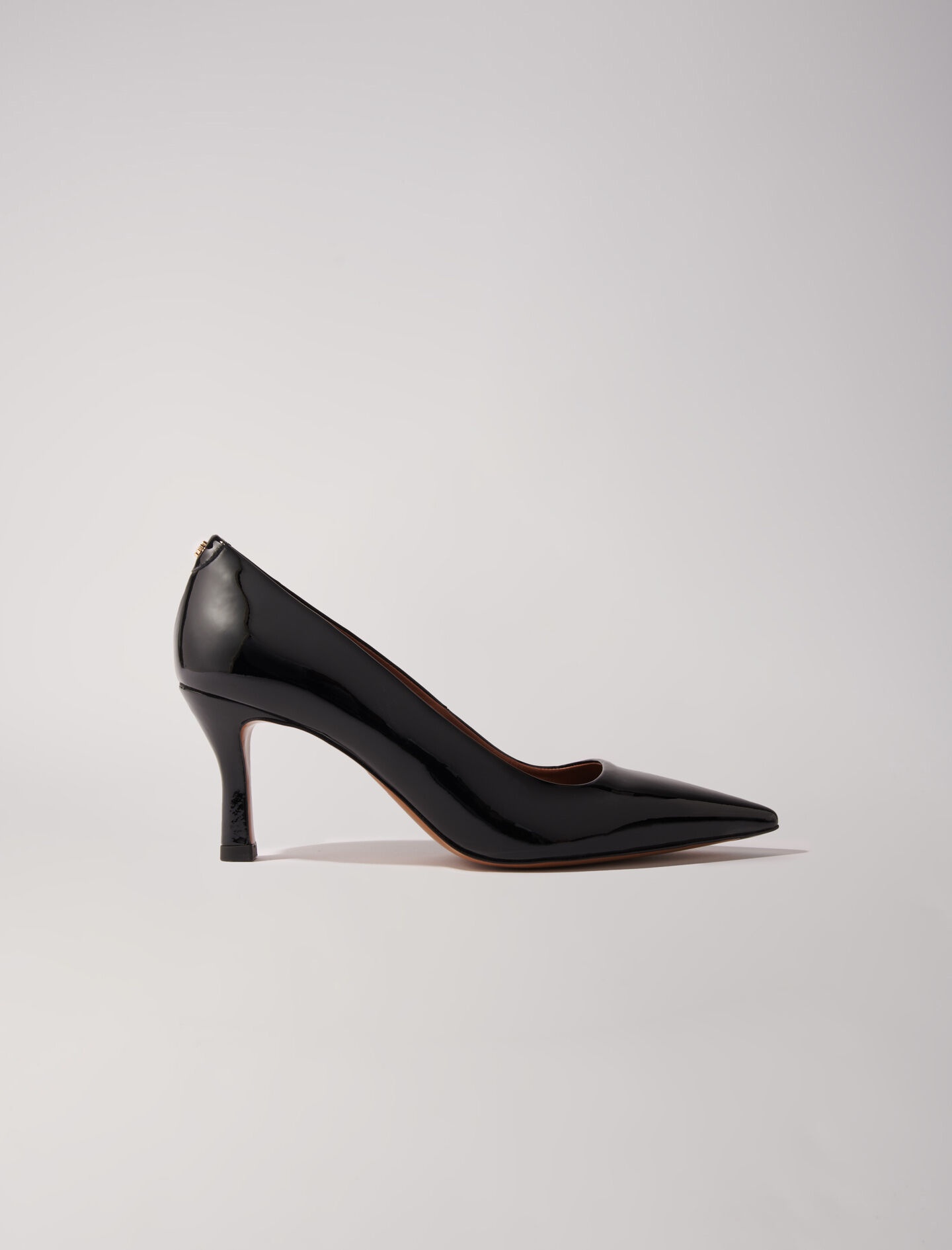 Leather pumps with pointed toes - 7