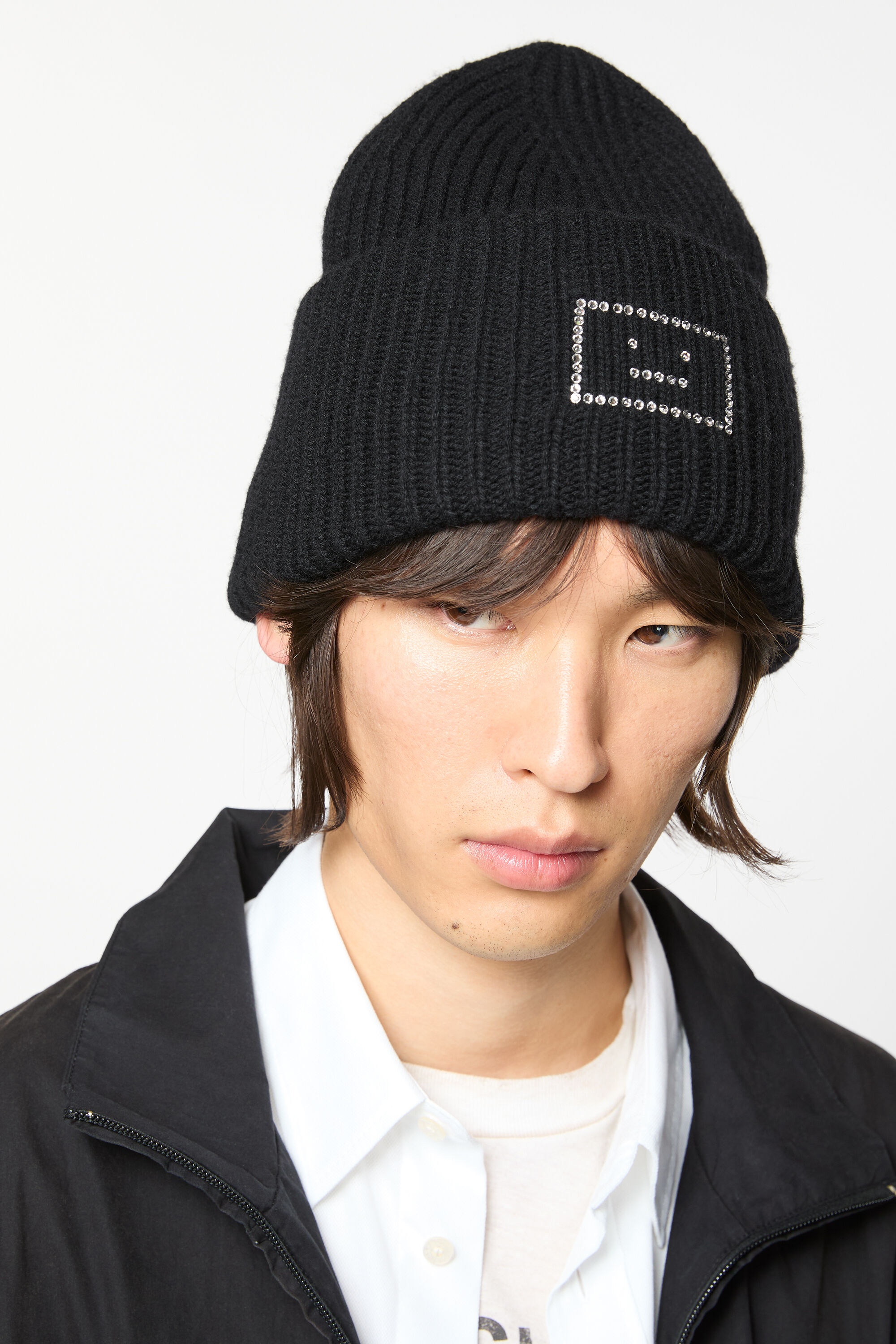Embellished Face logo beanie - Black - 3