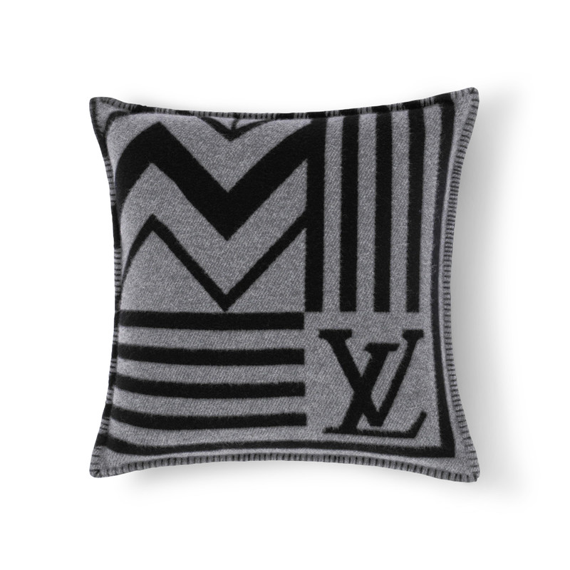 LV Summit Cushion 1