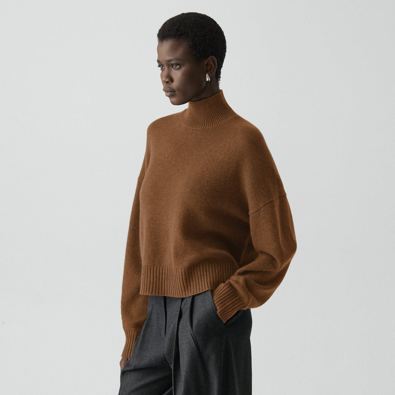 Cropped Turtleneck in Cashmere 3