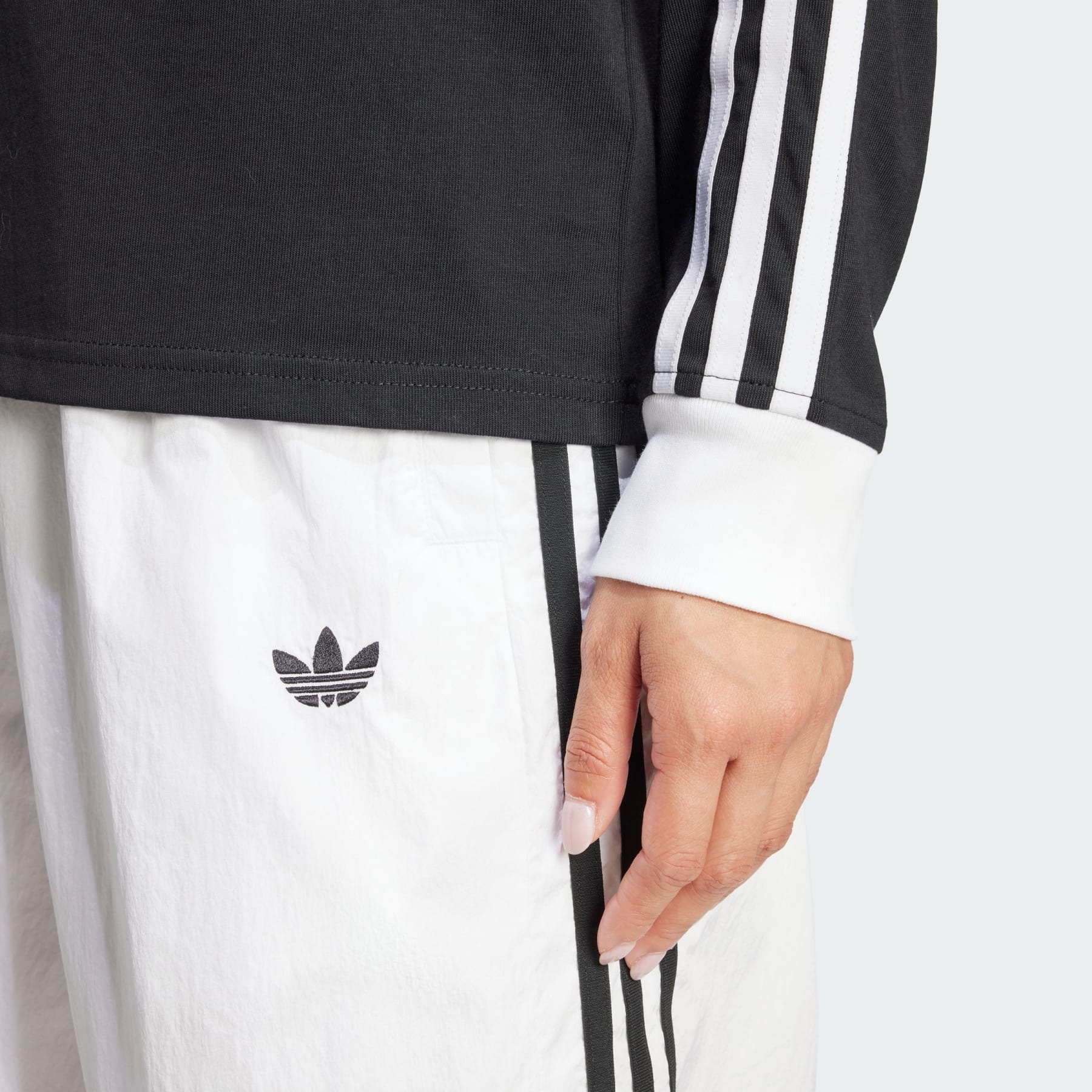 Adicolor 3-Stripes Regular Long Sleeve Tee - 6