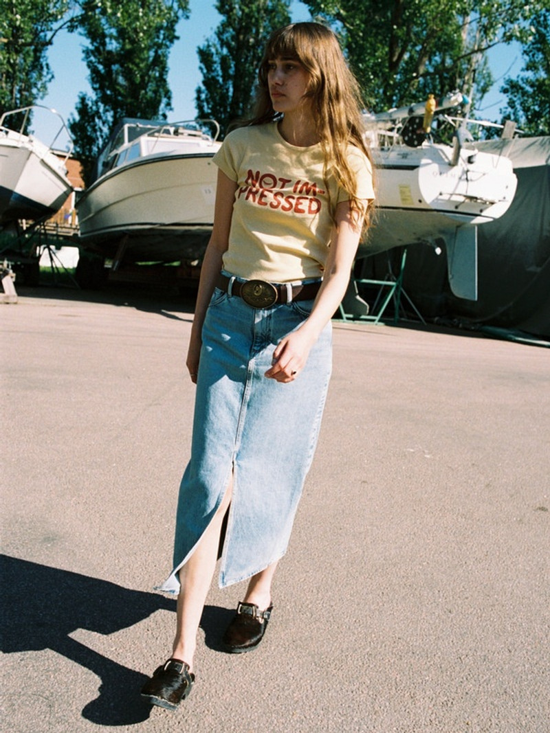 Eve T-Shirt Not Impressed Mustard 3